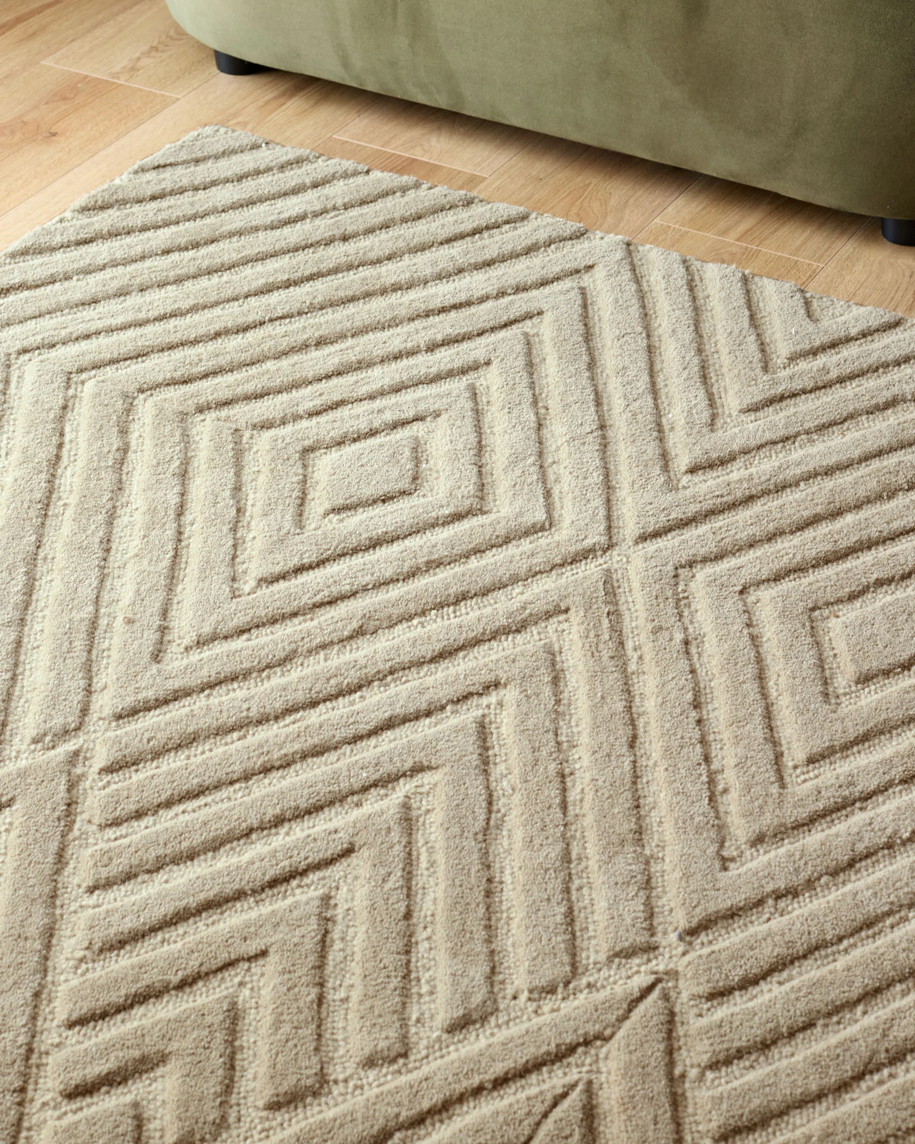 Abstract Point mocha textured medium rug - Image 2