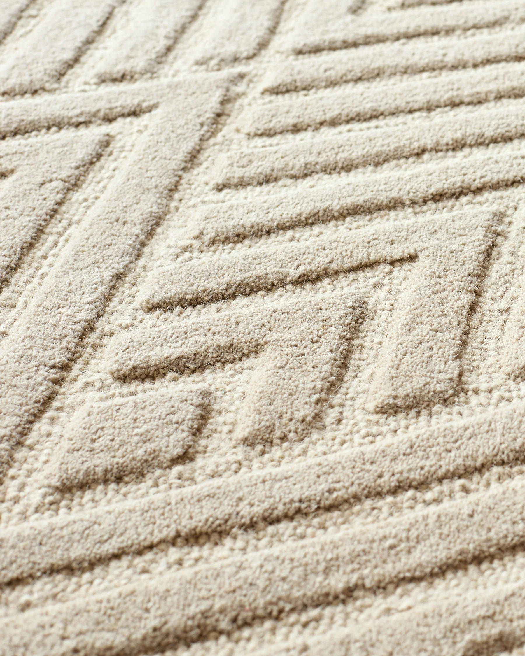 Abstract Point mocha textured medium rug - Image 3