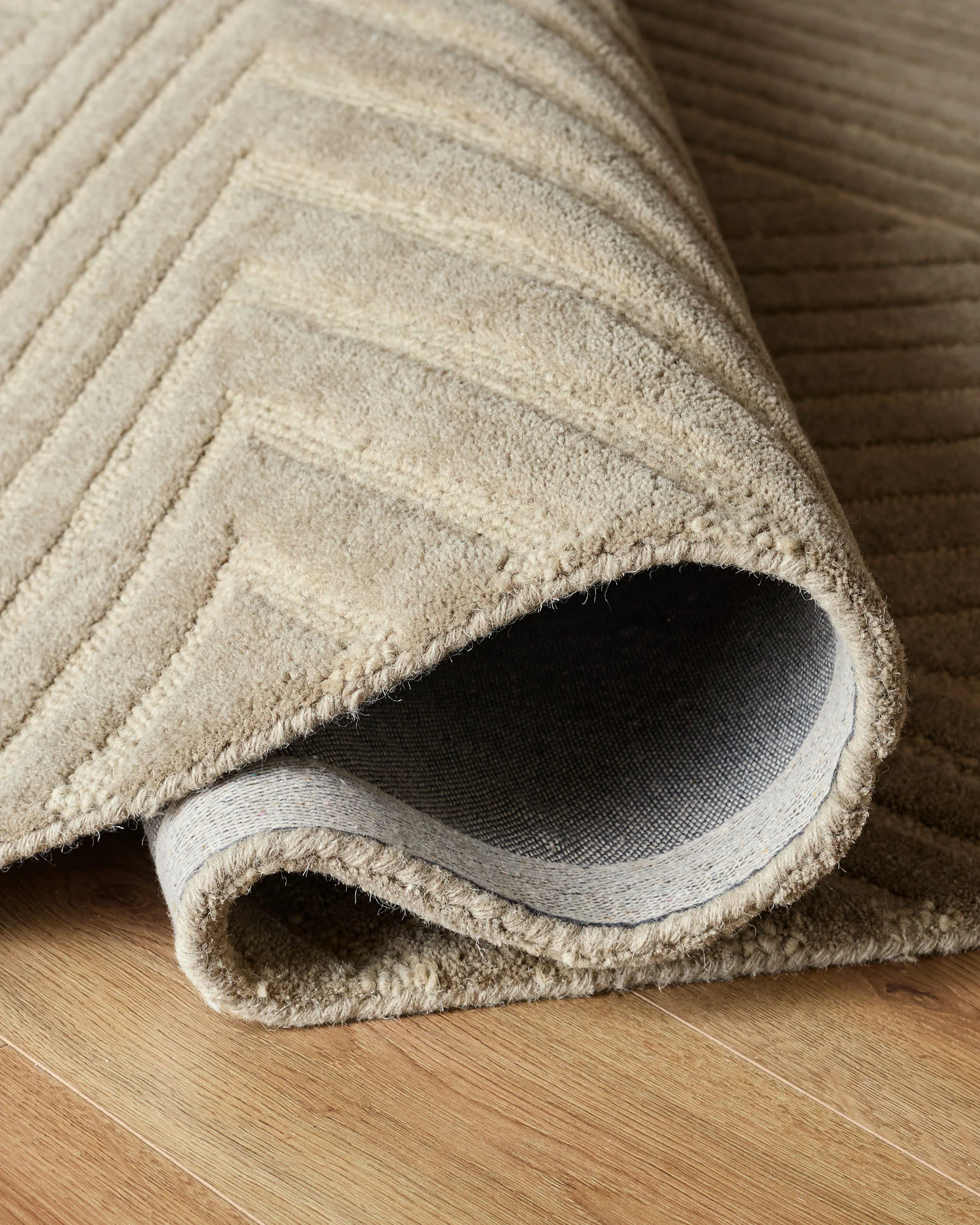 Abstract Point mocha textured medium rug - Image 6