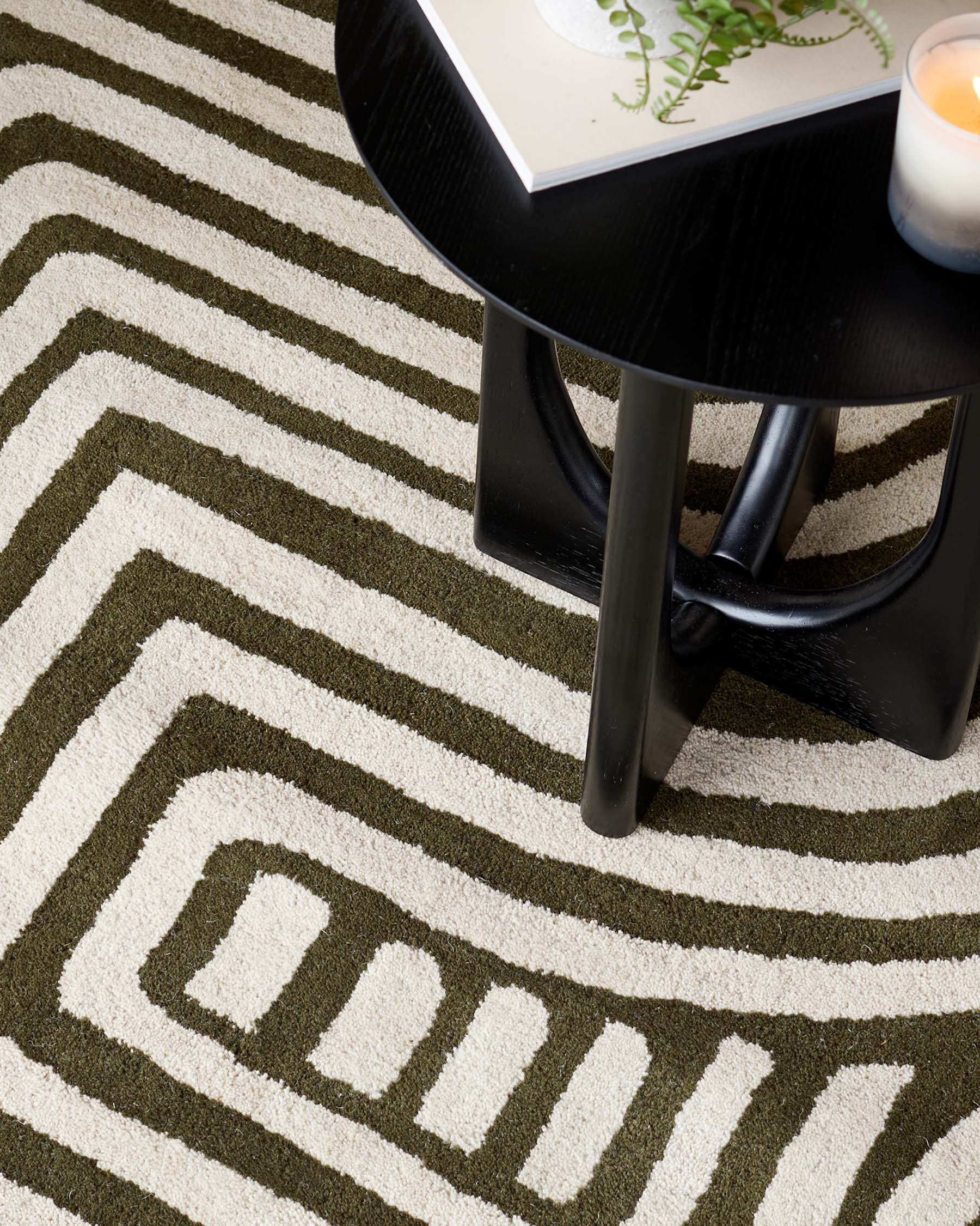 Abstract Swirl dark green wool medium rug - Image 3