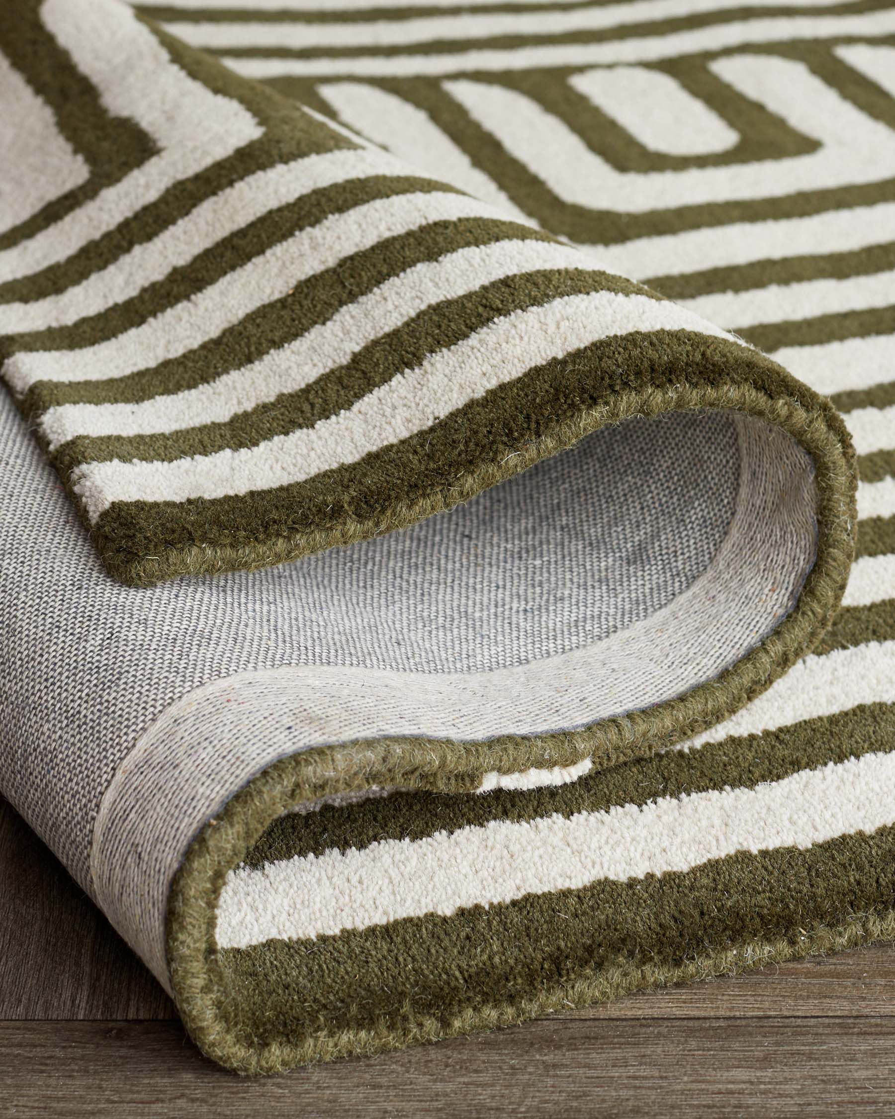 Abstract Swirl dark green wool medium rug - Image 4