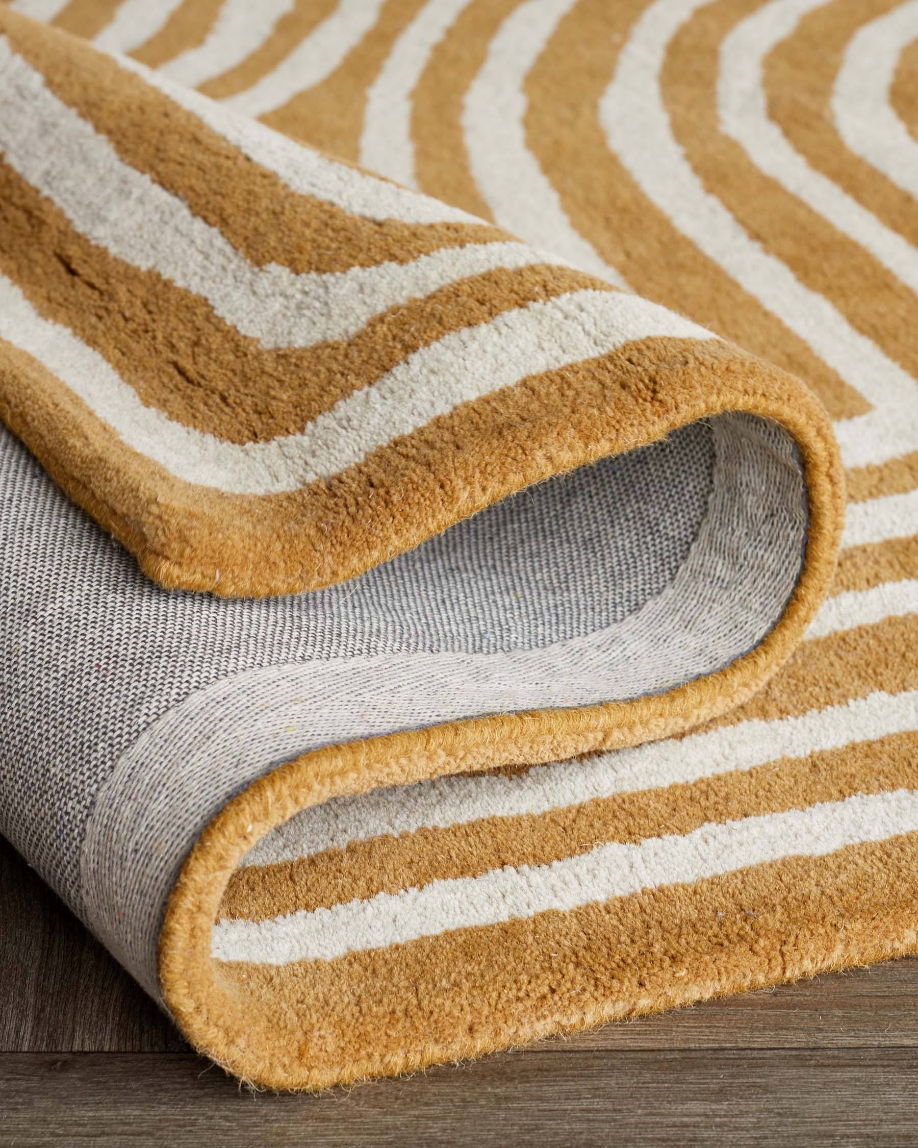 Abstract Swirl ochre wool medium rug - Image 4