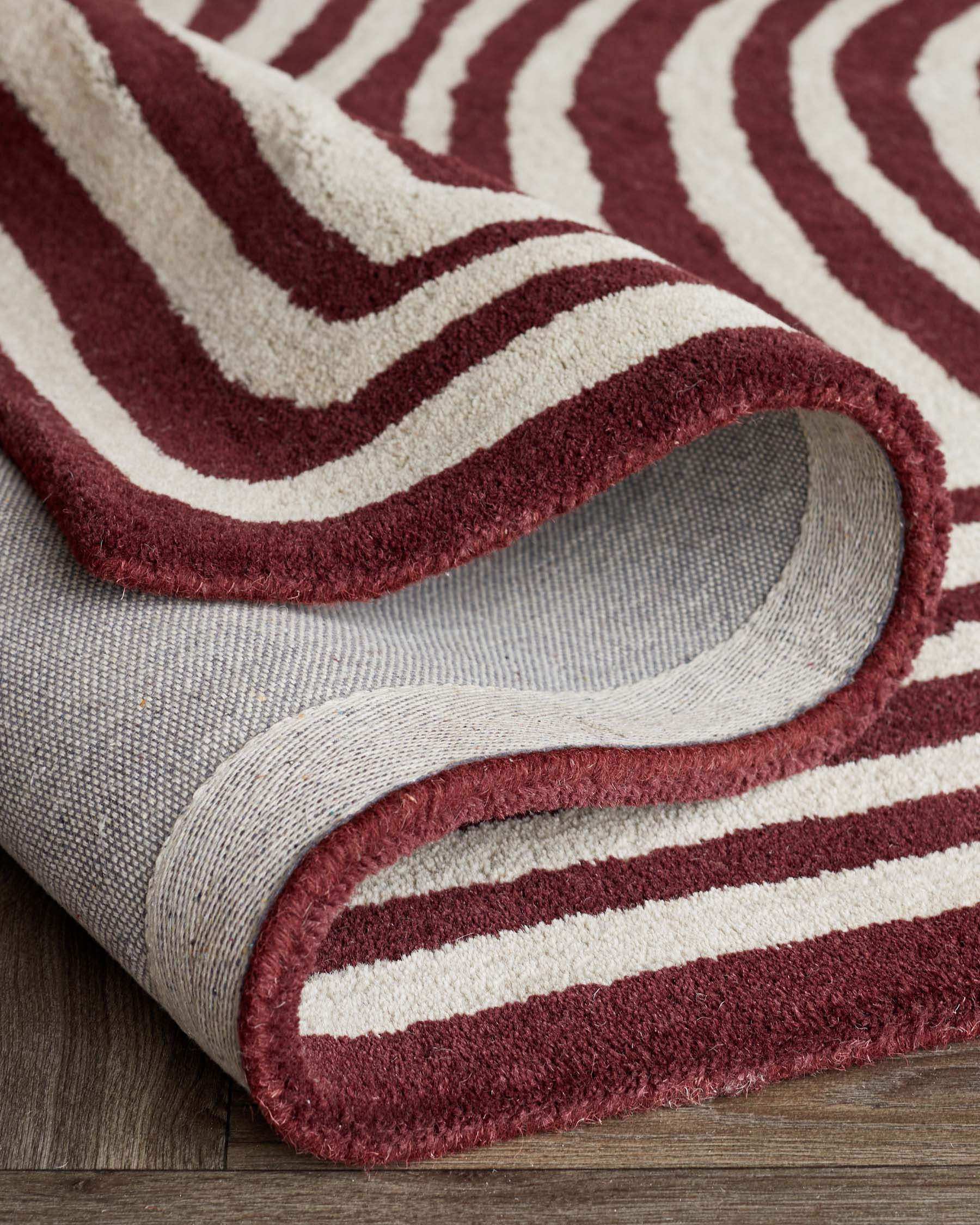 Abstract Swirl deep red wool small rug - Image 5