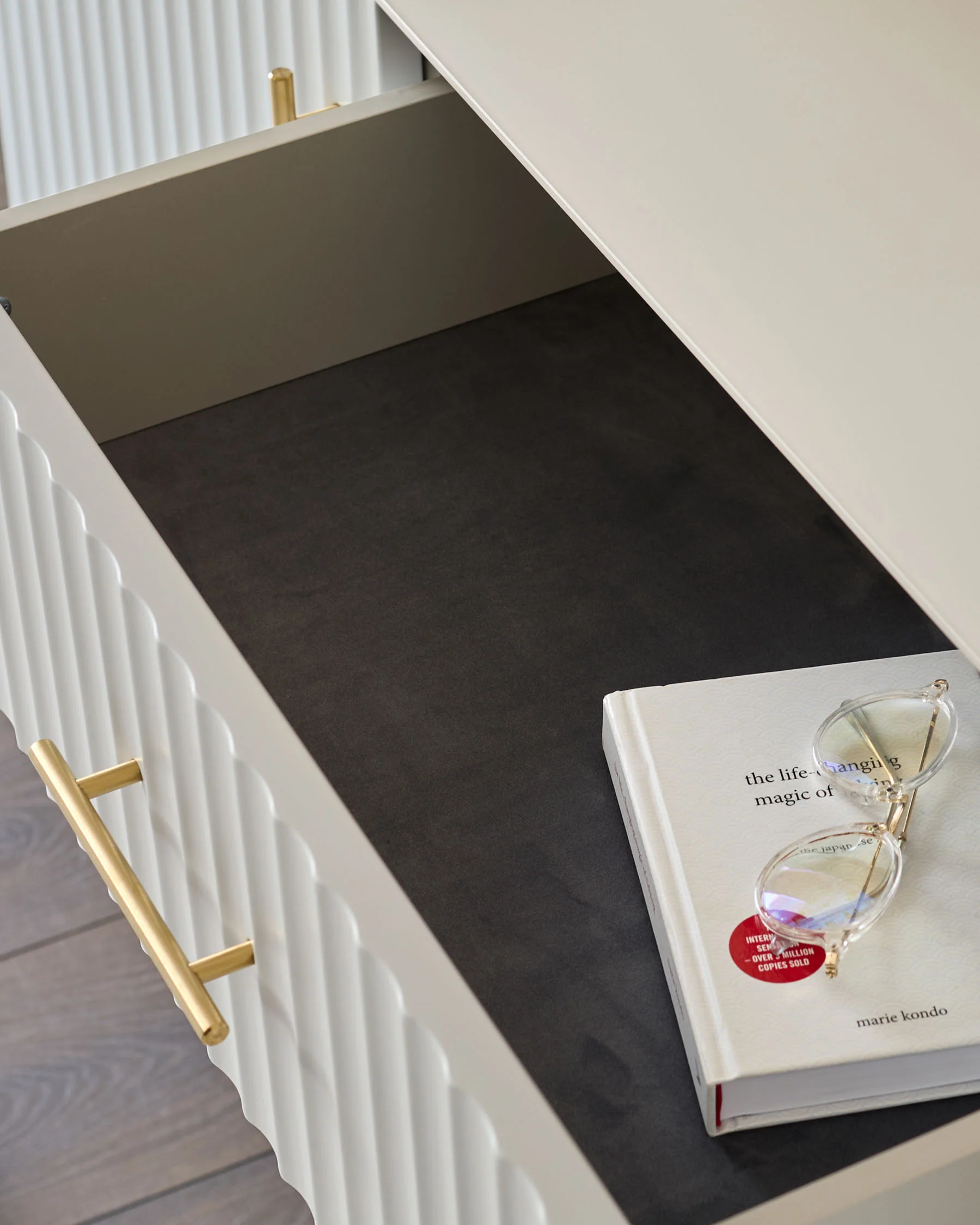 Albury light grey sideboard - Image 6
