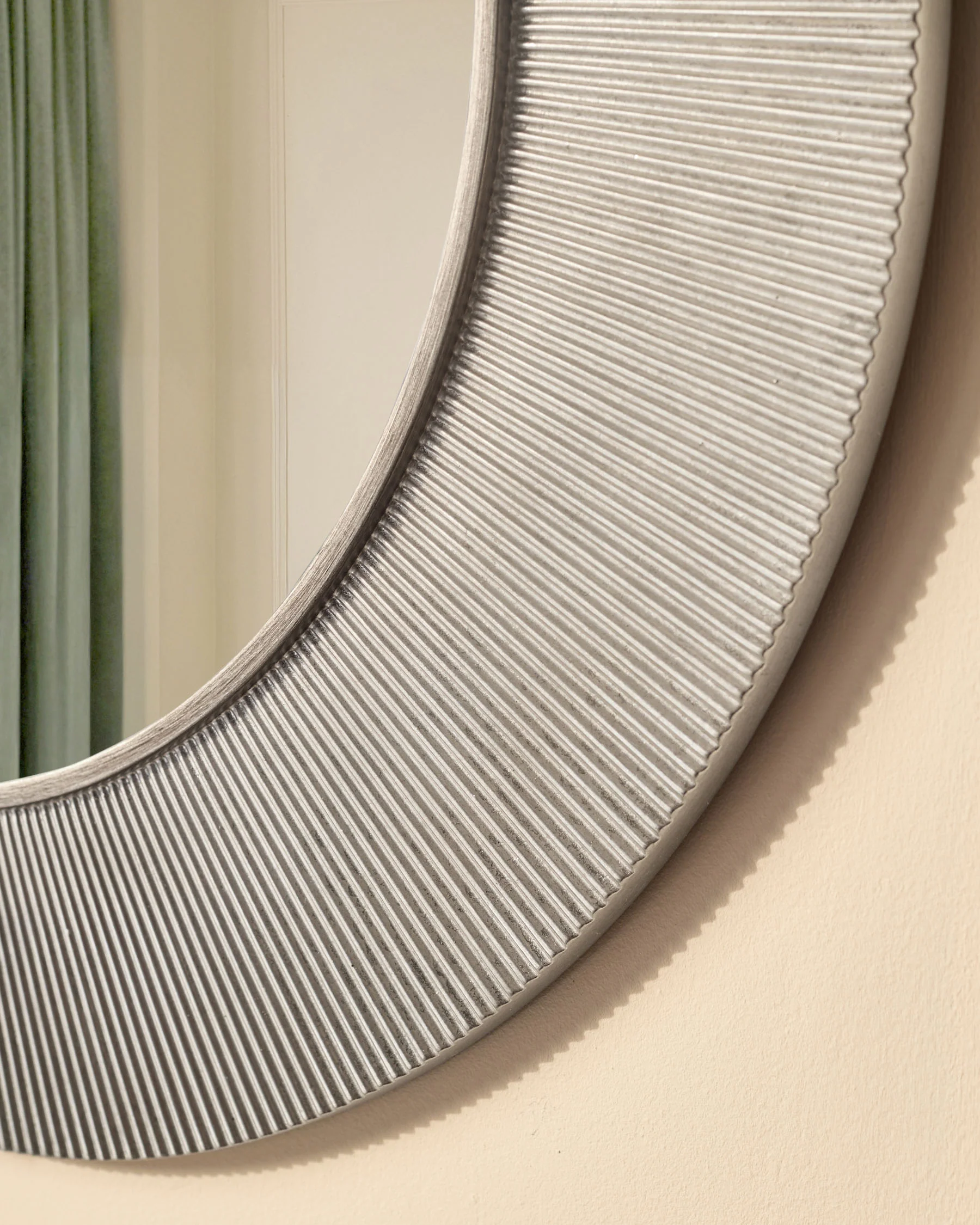 Alexa silver round wall mirror - Image 5