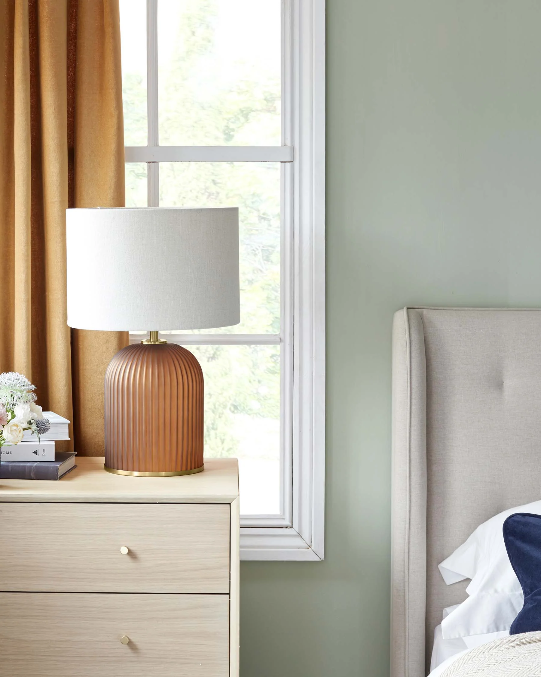 Amalfi Amber Table Lamp with Linen Look Shade - Image 6
