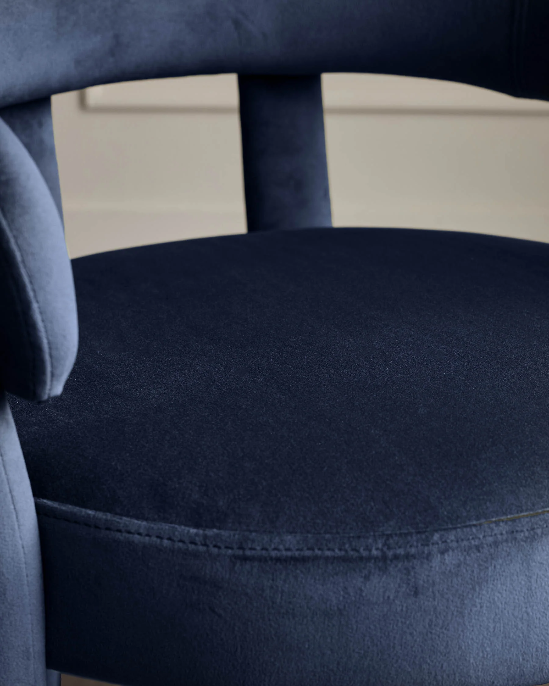 Anya dark navy velvet dining chair - Image 6
