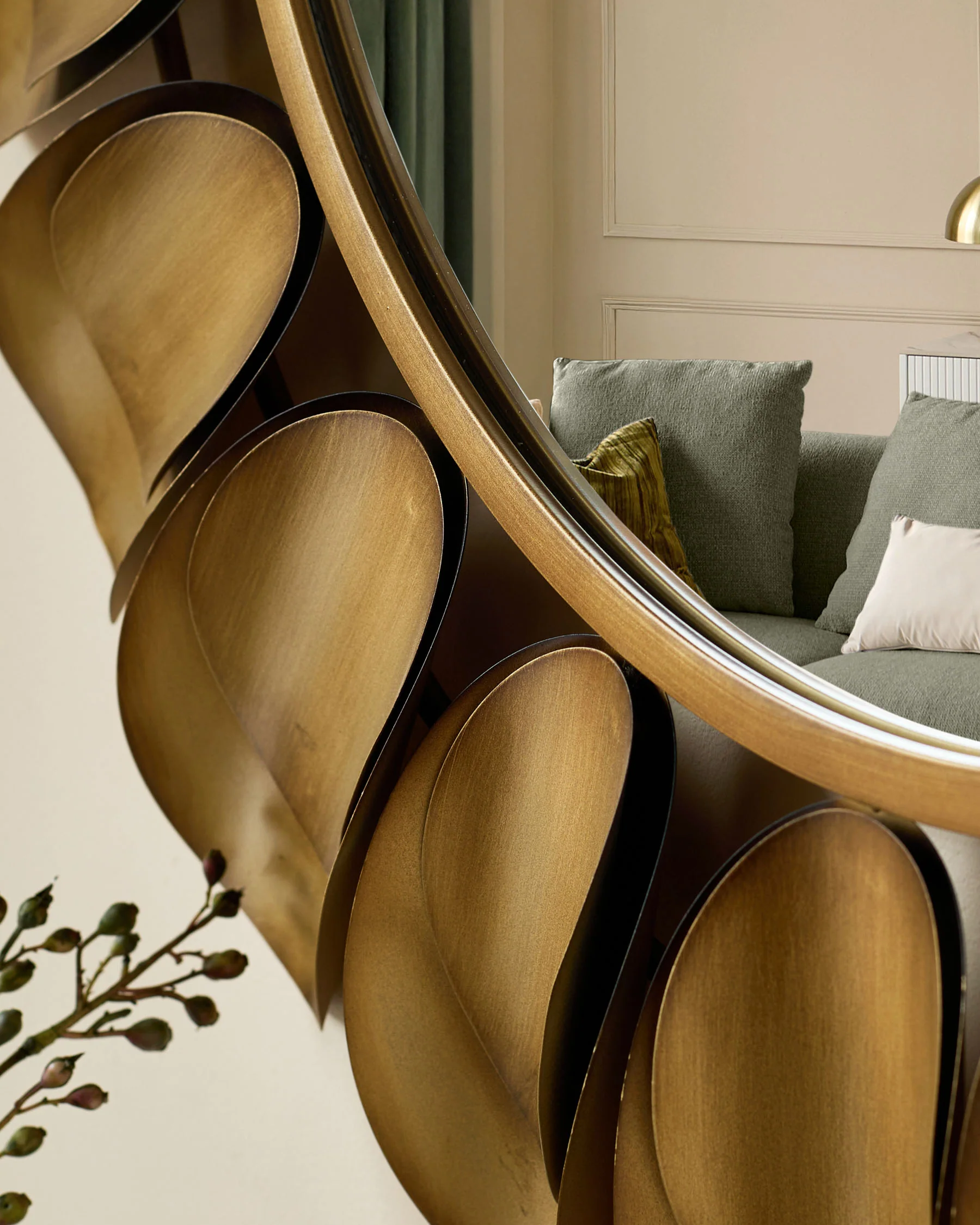 Arani gold round wall mirror - Image 3