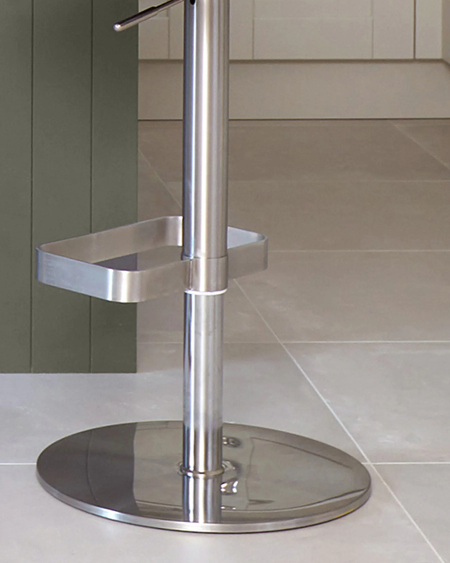 Arlo Light Grey Leather Gas Lift Bar Stool - Image 5