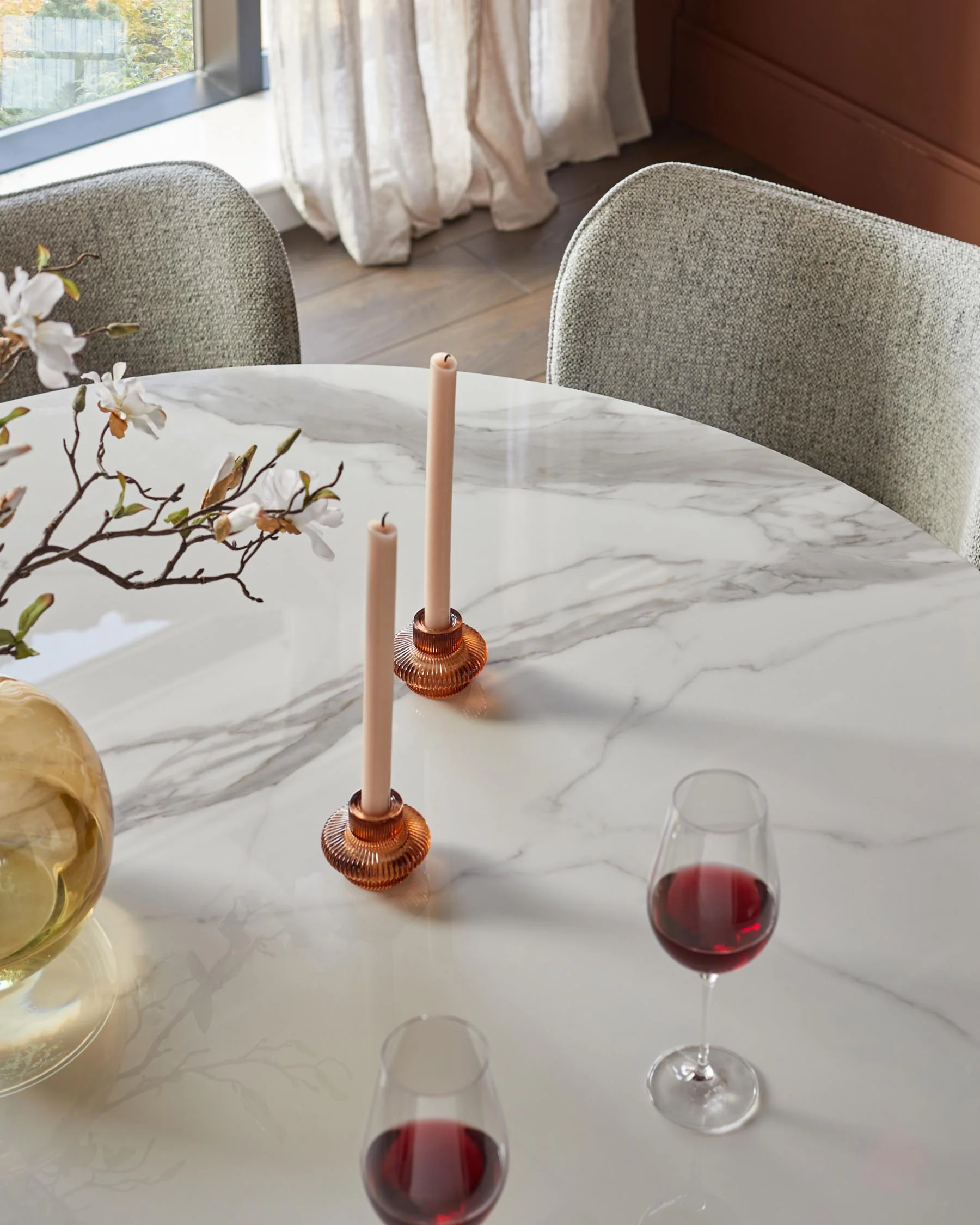 Austin white ceramic 6 seater dining table - Image 2