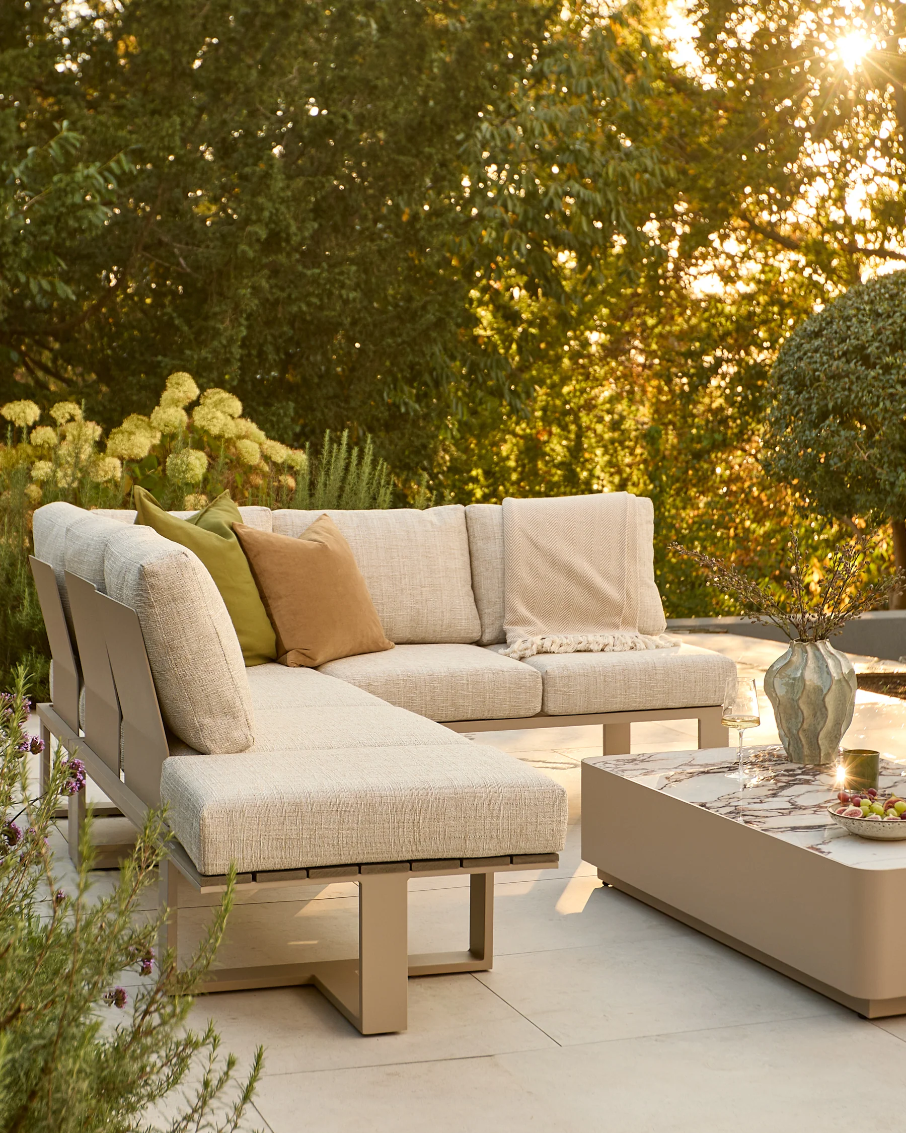 Bianco natural with white calacatta garden coffee table - Image 6