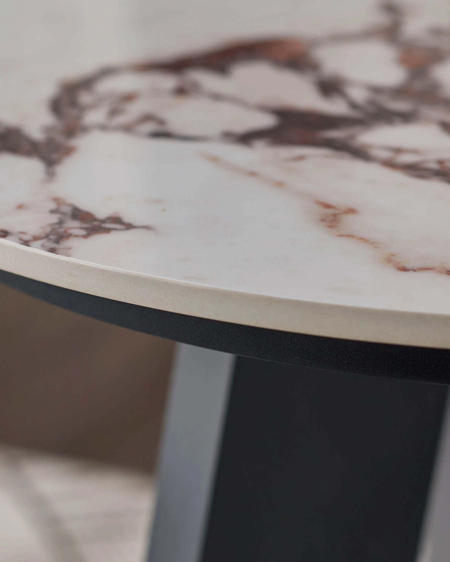 Bianco black with white calacatta garden side table - Image 4