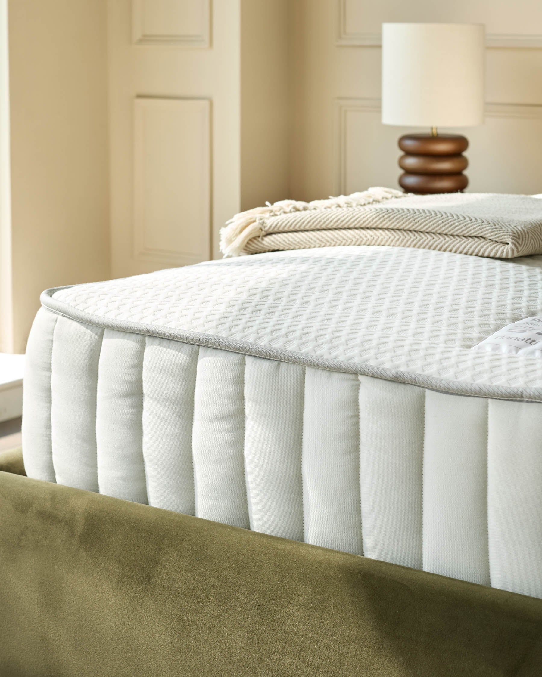 Blissful Comfort 1,500 Pocket Sprung Firm Latex Super King Mattress - Image 8