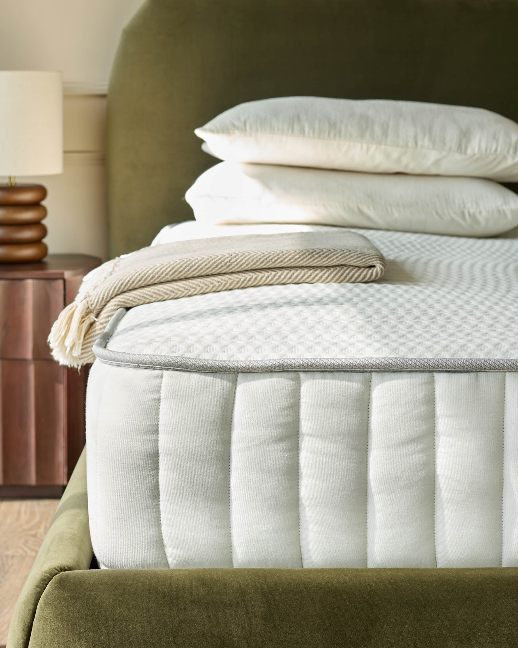 Blissful Comfort 1,500 Pocket Spring Medium King Mattress - Image 2