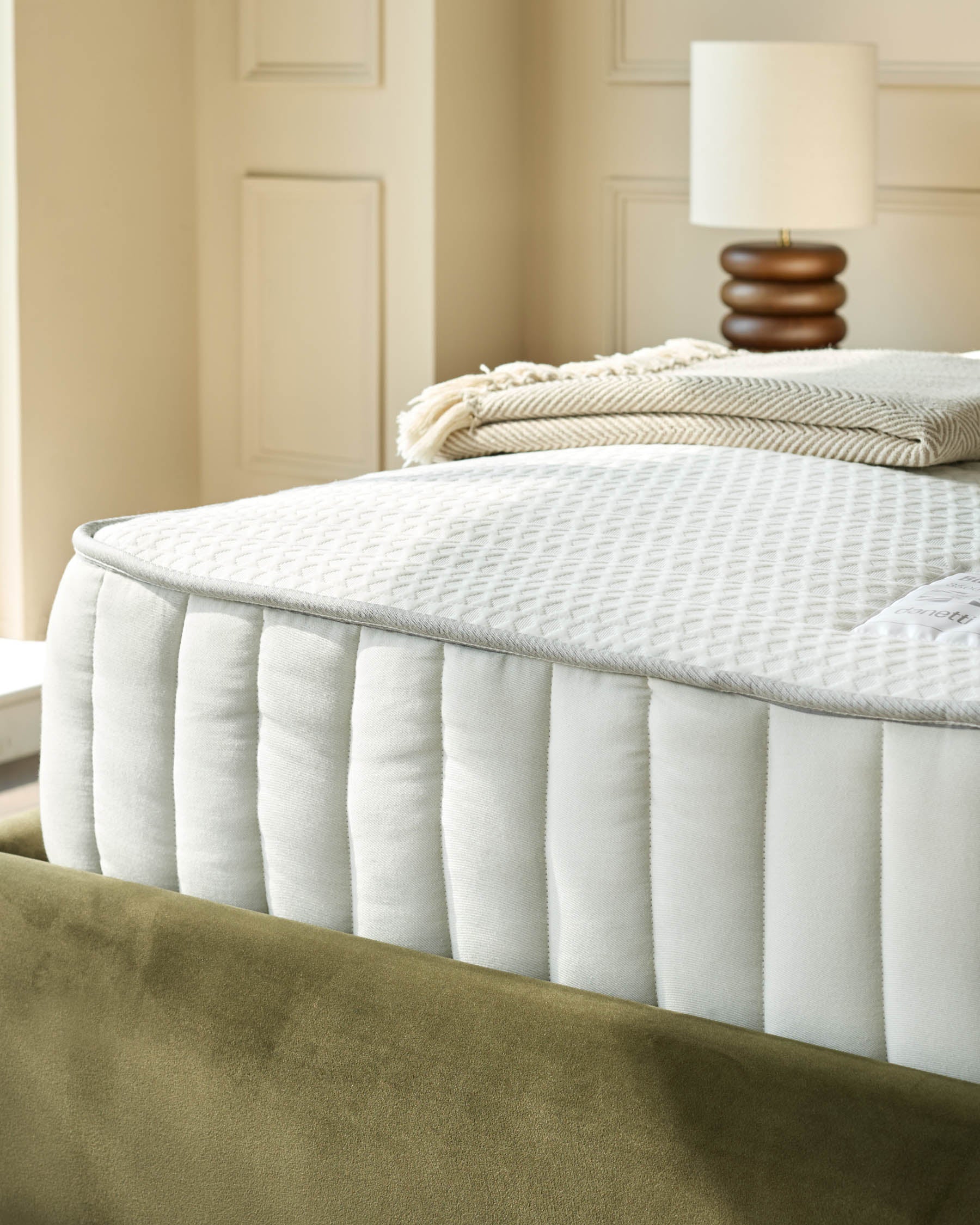 Blissful Comfort 3,500 Pocket Spring Medium King Mattress - Image 8