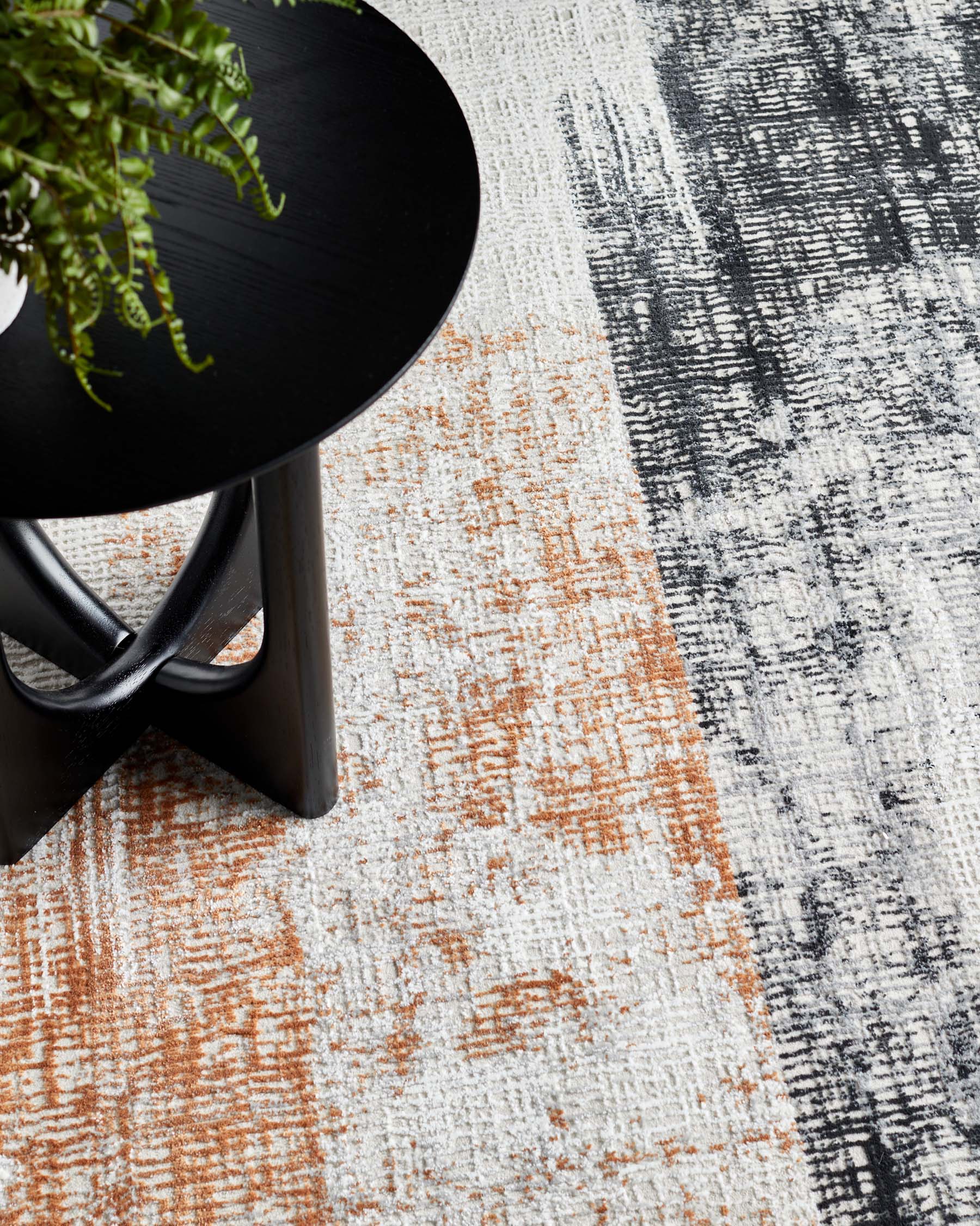 Blurred terracotta textured small rug - Image 2