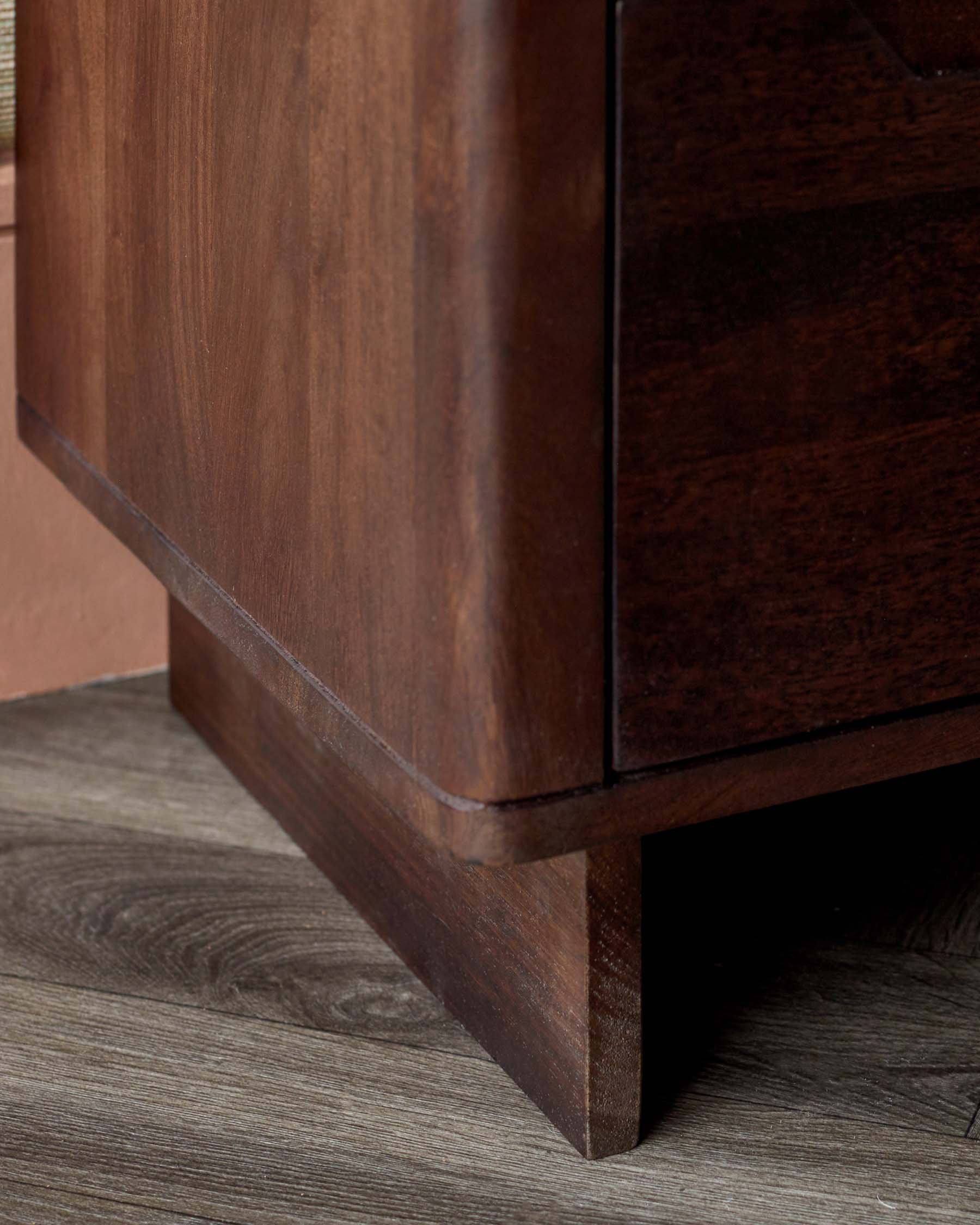 Bryce dark mango wood chest of drawers - Image 6
