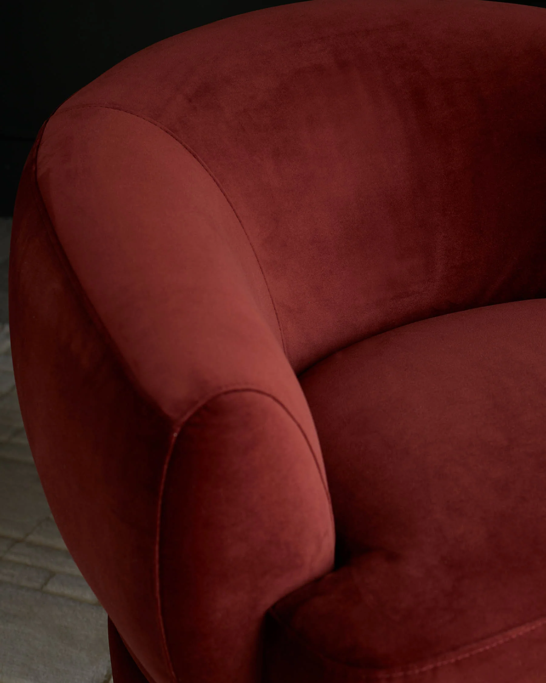 Callan toffee red velvet swivel accent chair - Image 5