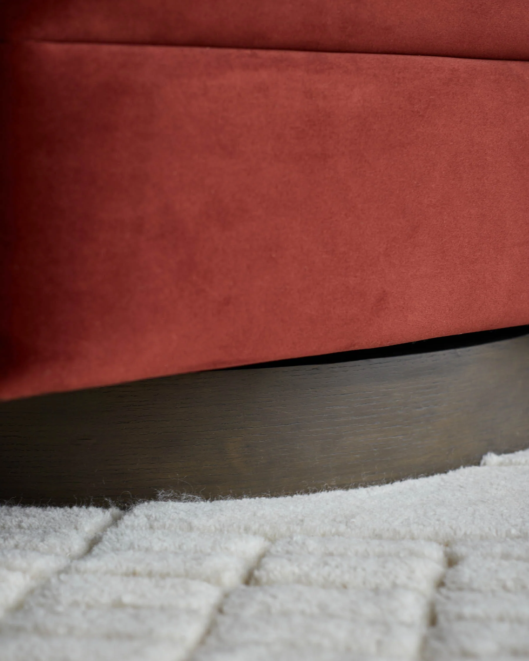 Callan toffee red velvet swivel accent chair - Image 8