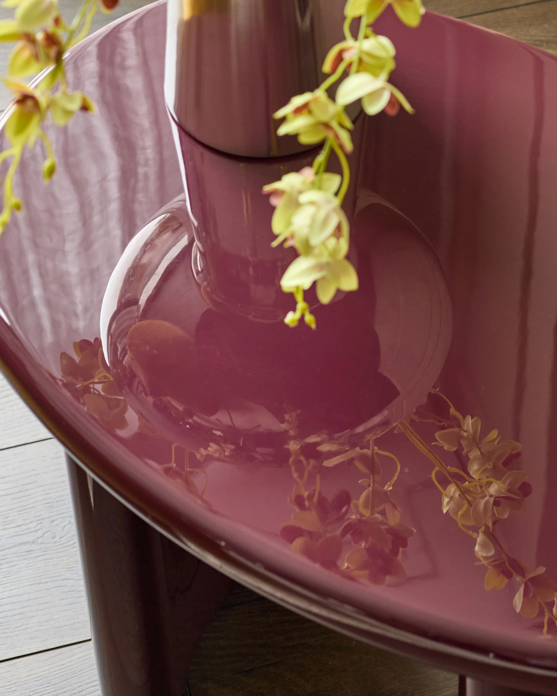 Carmela plum gloss side table - Image 3