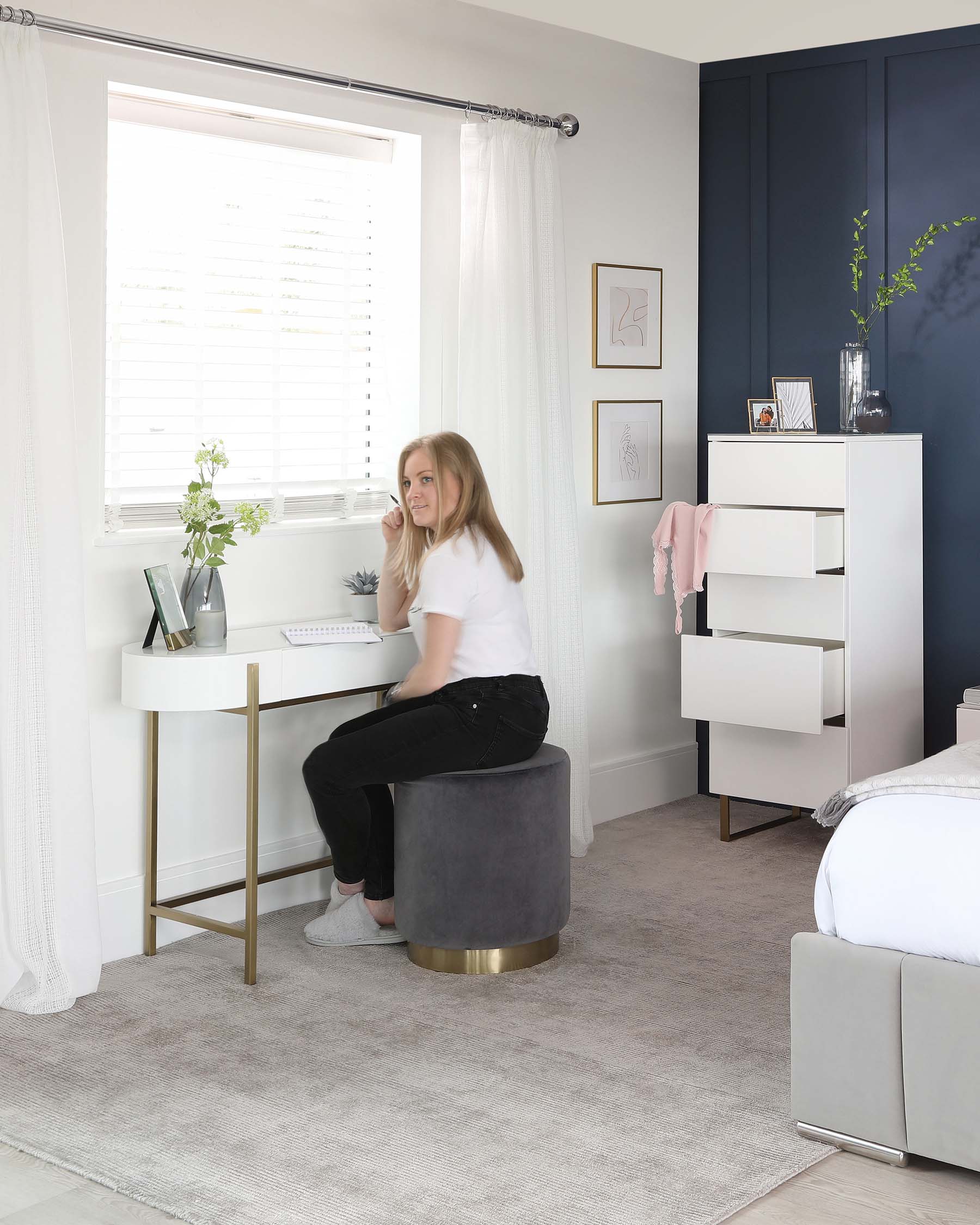 Carmen White Dressing Table - Image 6