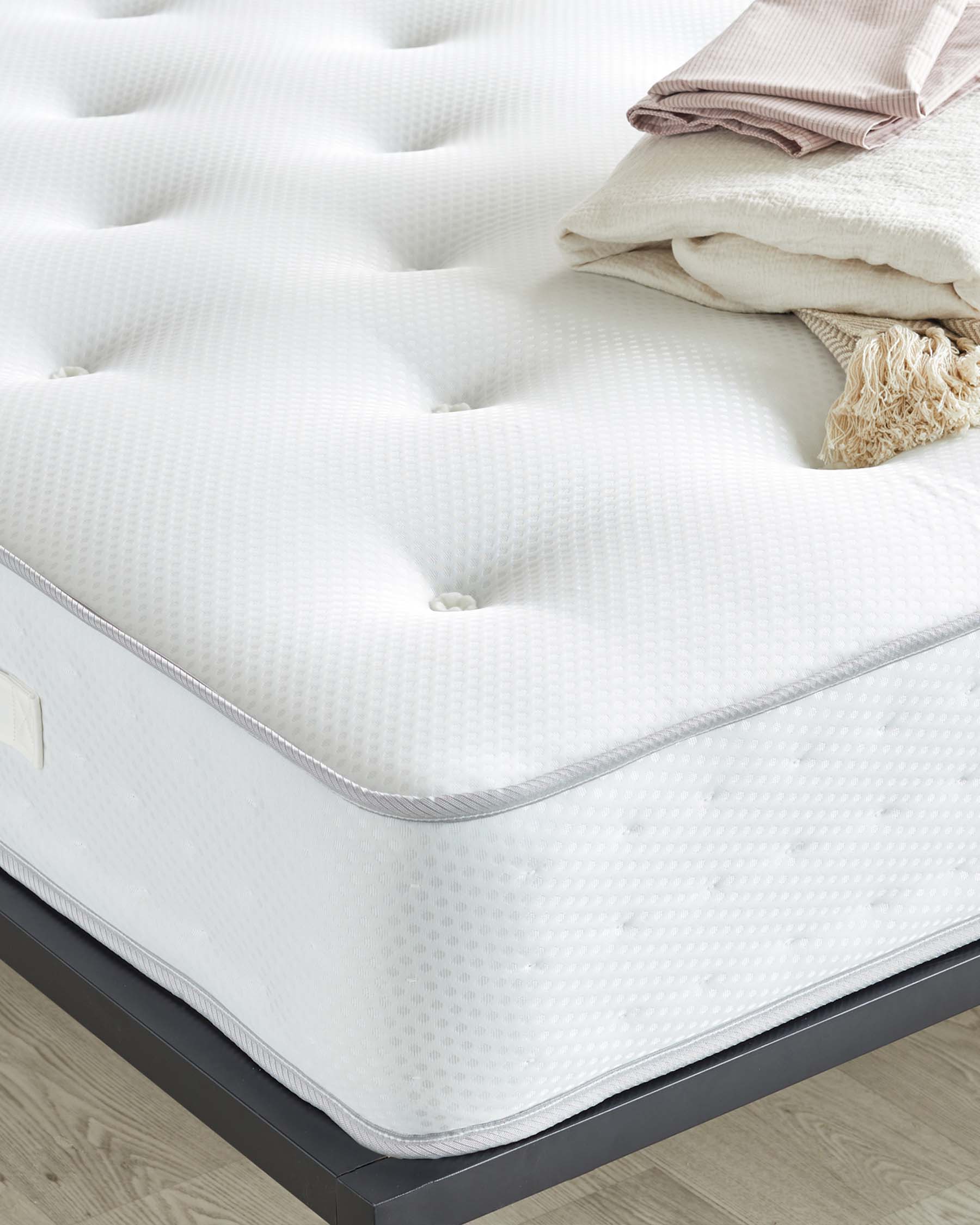 Classic Comfort 1,000 Pocket Spring Medium Tension Super King Mattress - Image 4