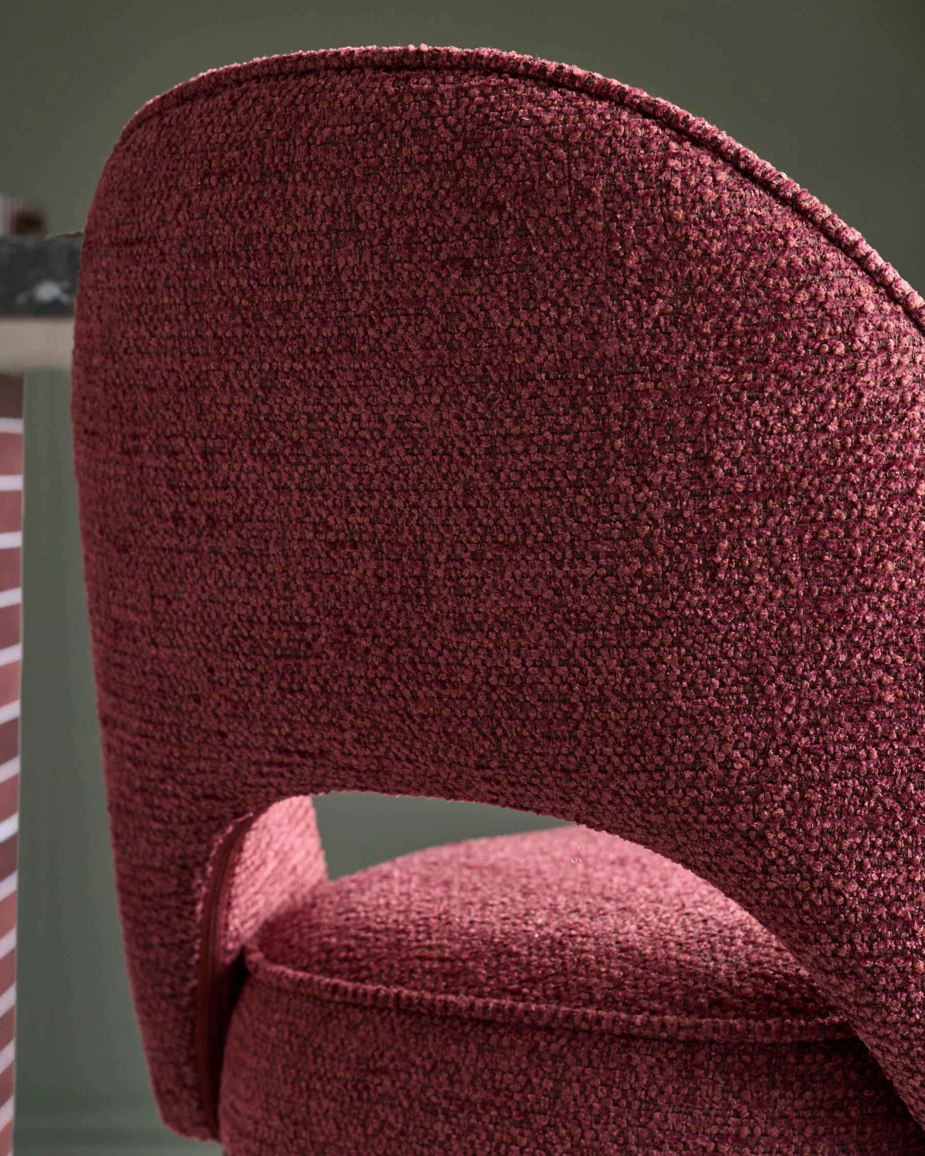 Clover berry red chunky fabric bar stool - Image 8