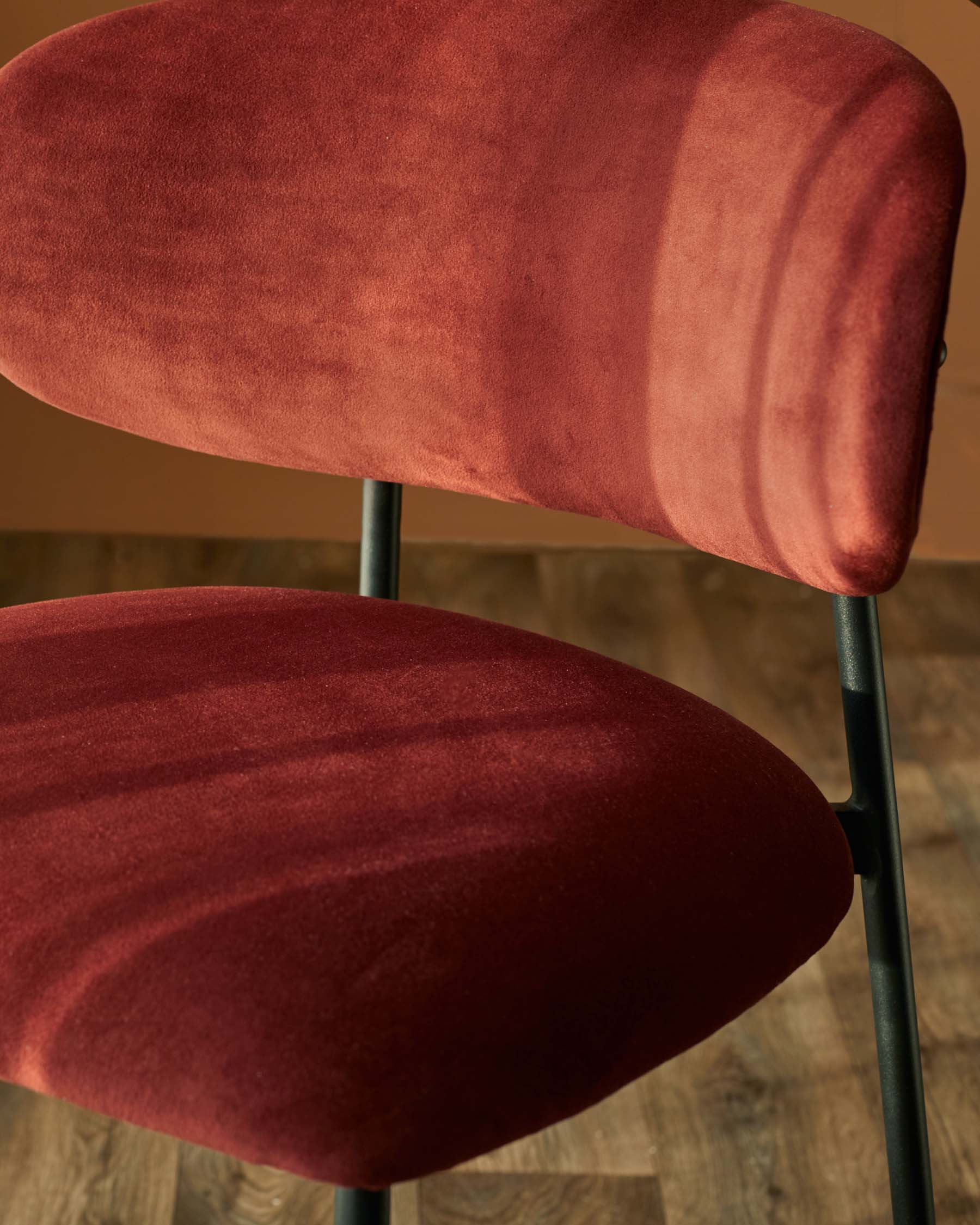 Cree toffee red velvet dining chair - Image 8