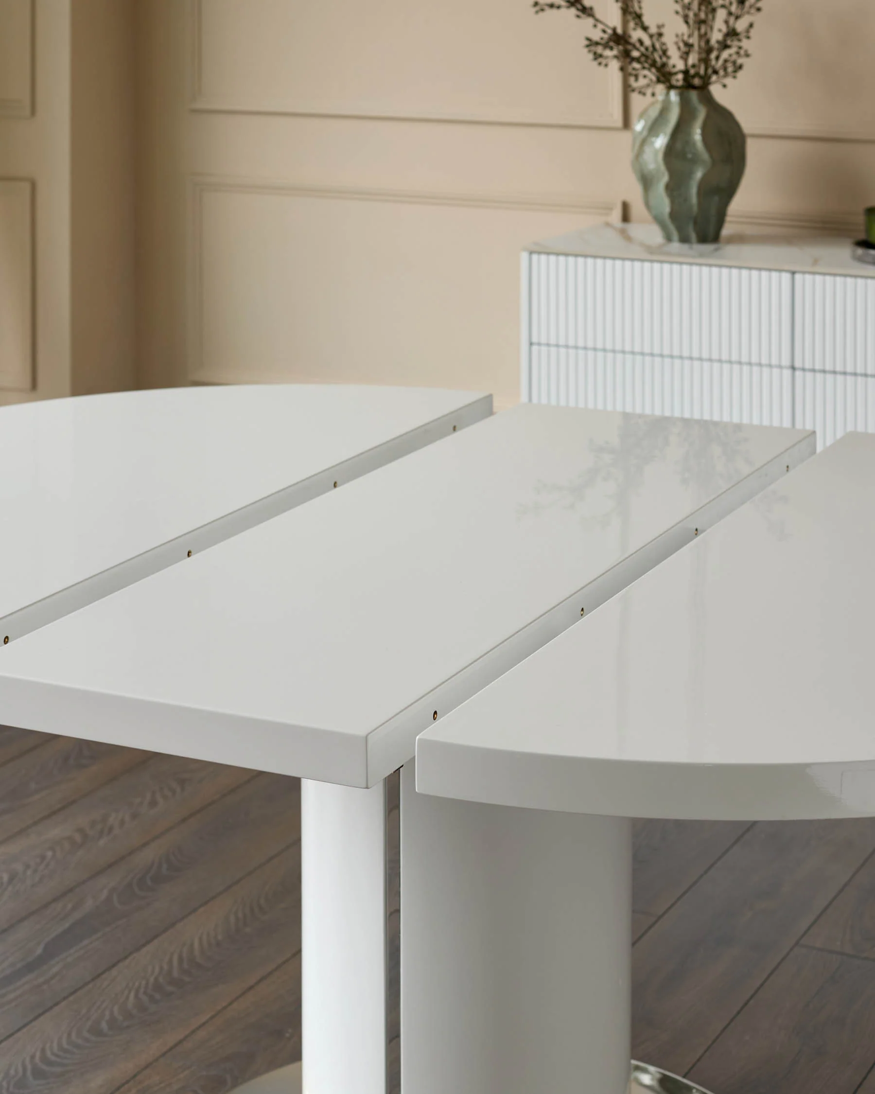 Curva White Gloss Round Extending 4 To 6 Seater Dining Table - Image 4