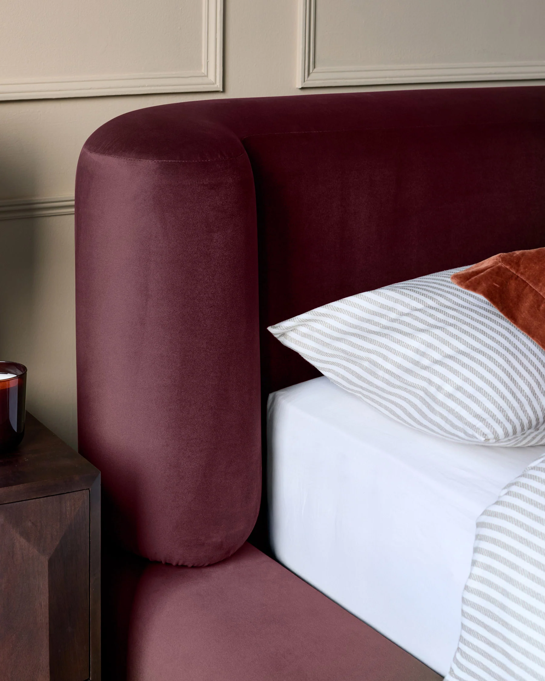 Darla plum velvet king ottoman storage bed - Image 5