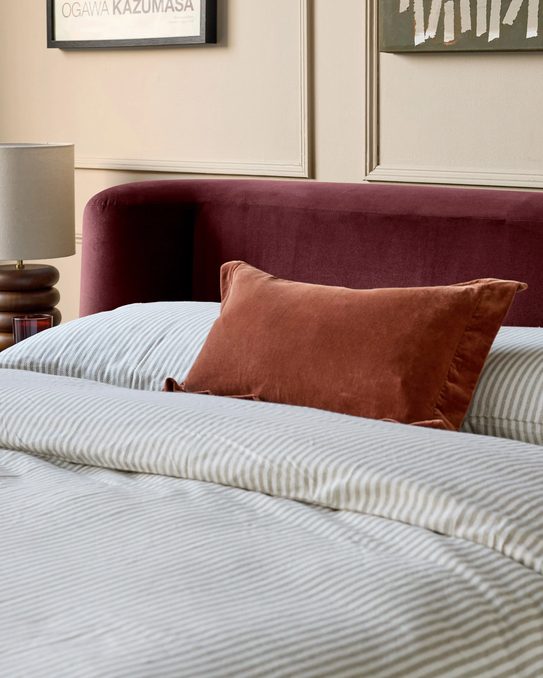 Darla plum velvet king ottoman storage bed - Image 7