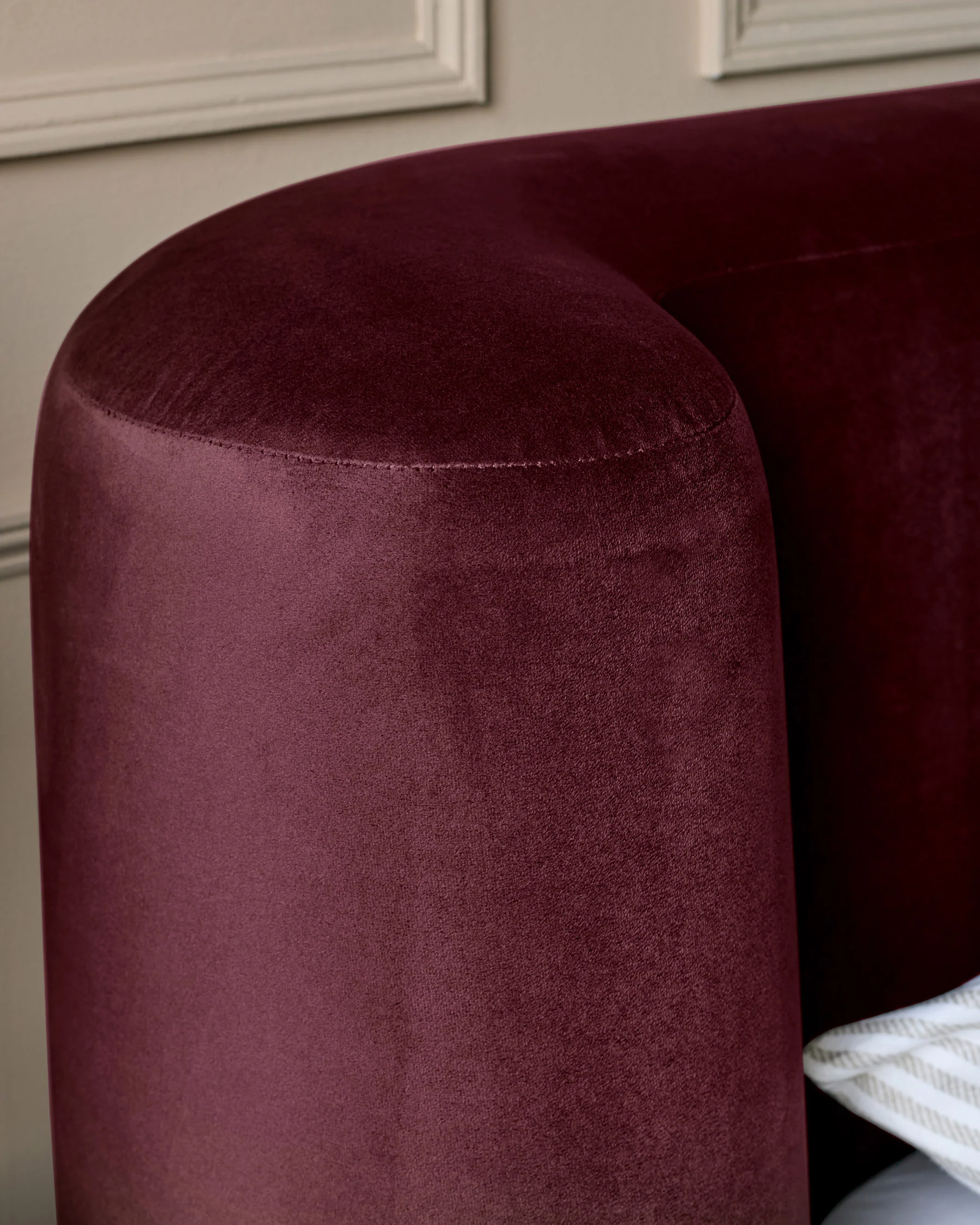 Darla plum velvet king ottoman storage bed - Image 9