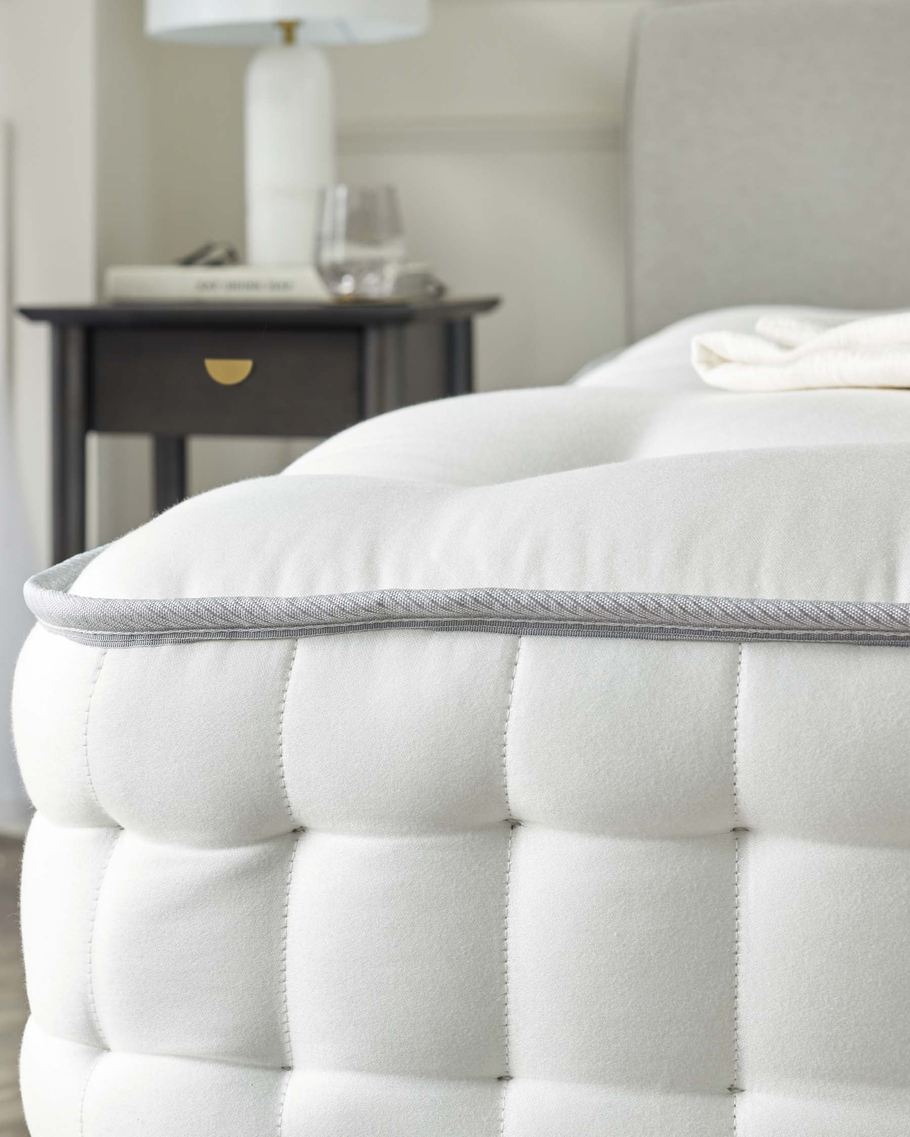 Deluxe Comfort 2,000 Pocket Spring Medium Super King Mattress - Image 3