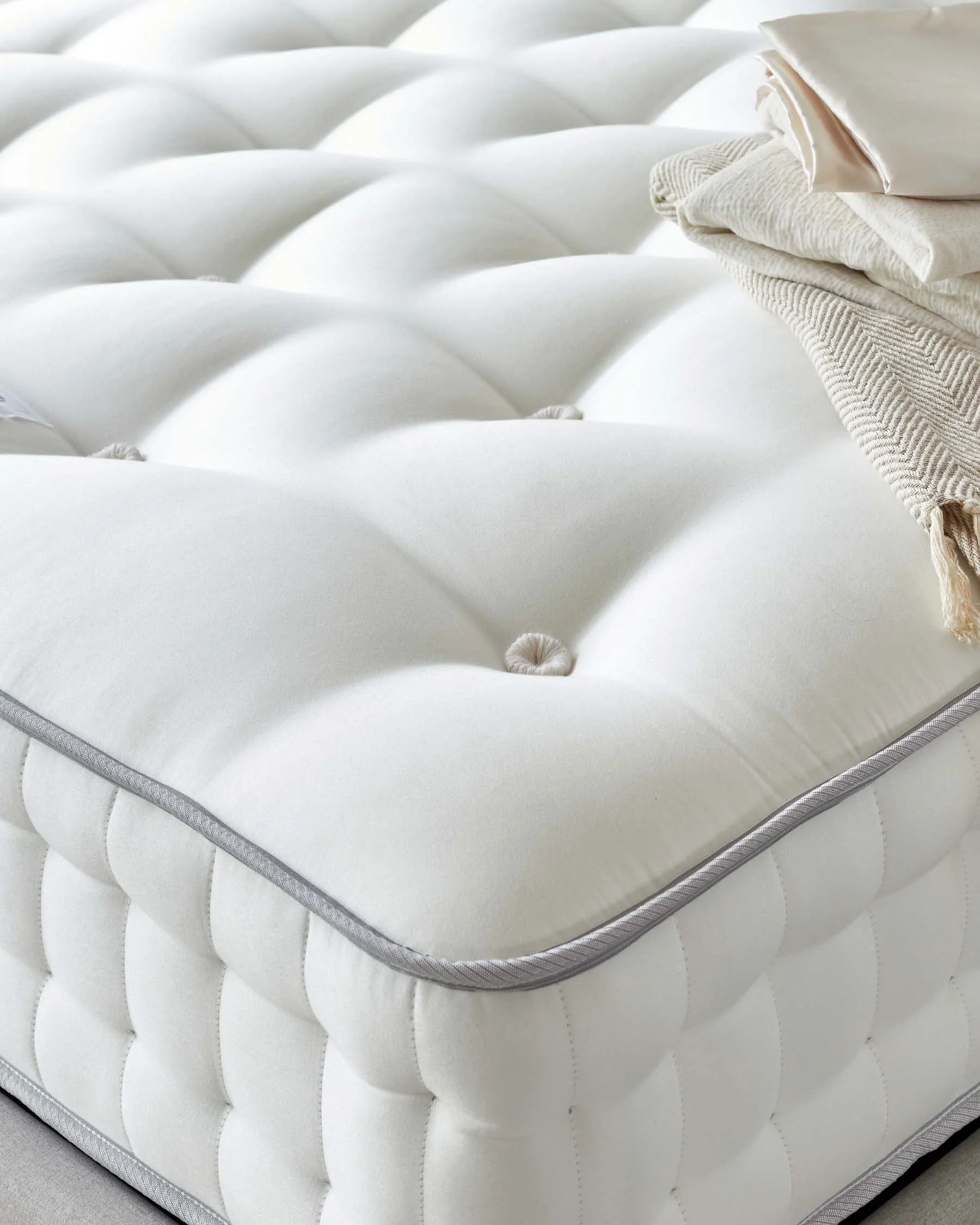 Deluxe Comfort 3,000 Pocket Spring Super King Mattress - Image 4