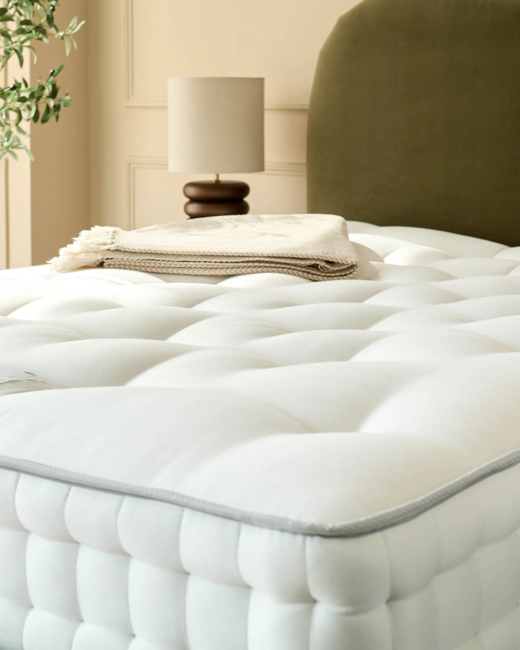 Deluxe Comfort 2,000 Pocket Spring Medium Double Mattress - Image 3