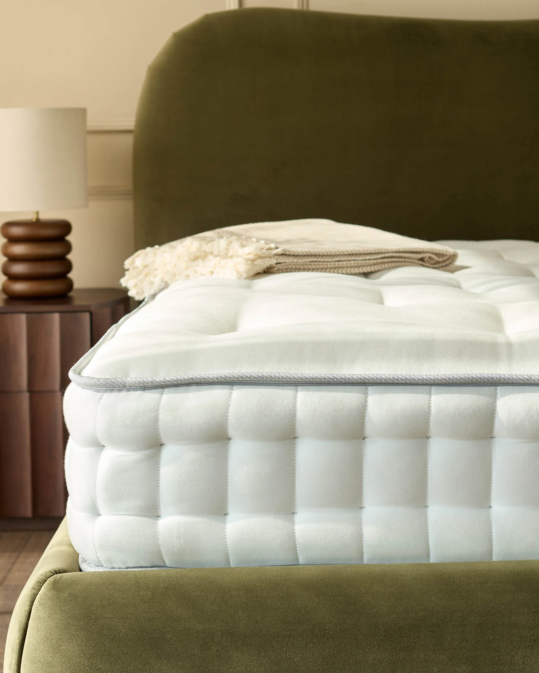 Deluxe Comfort 2,000 Pocket Spring Medium Double Mattress