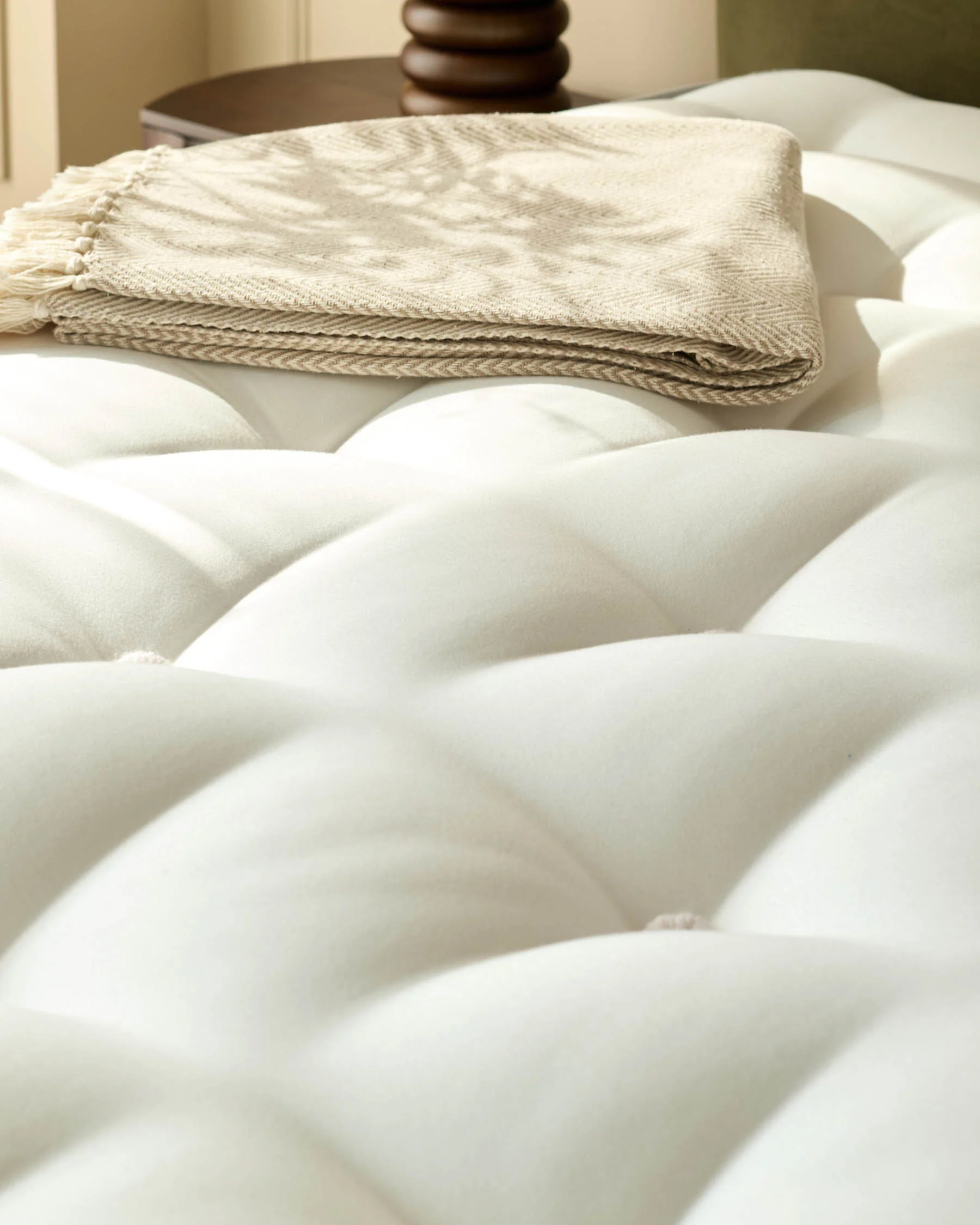 Deluxe Comfort 2,000 Pocket Spring Medium Double Mattress - Image 4