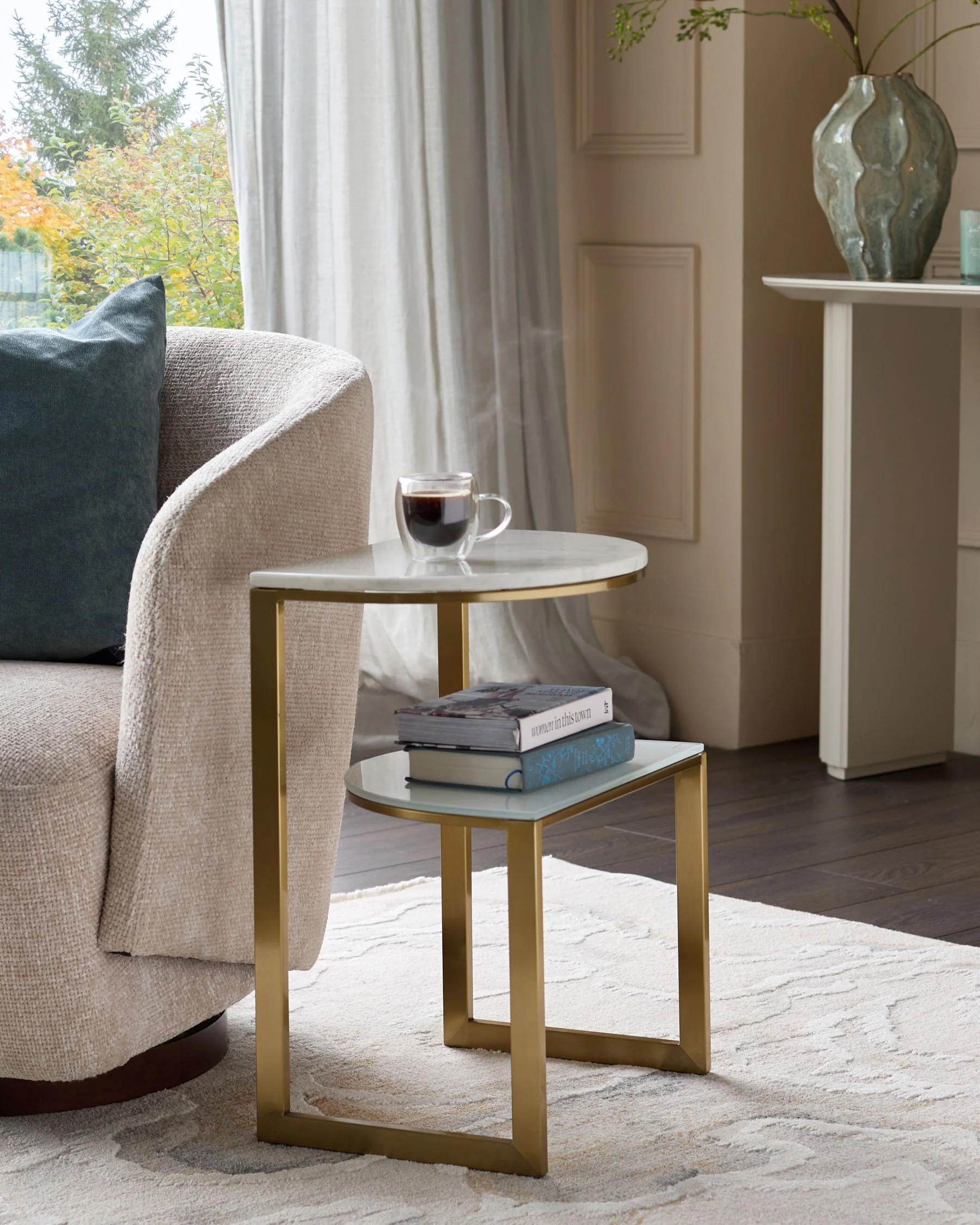 Demi white marble side table - Image 2