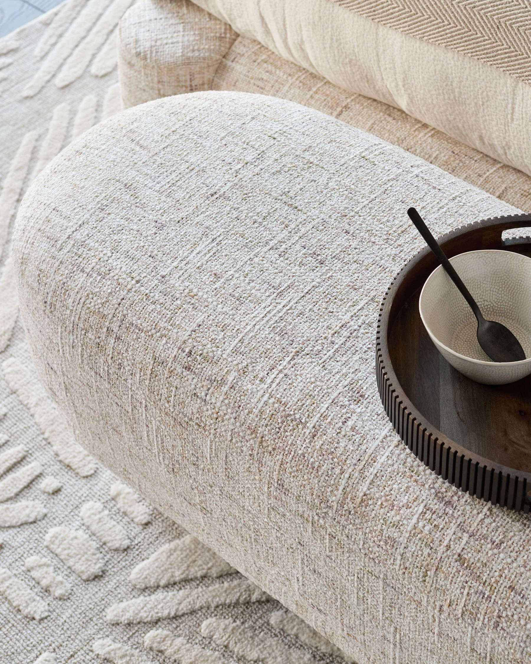 Deven natural fabric bench - Image 4