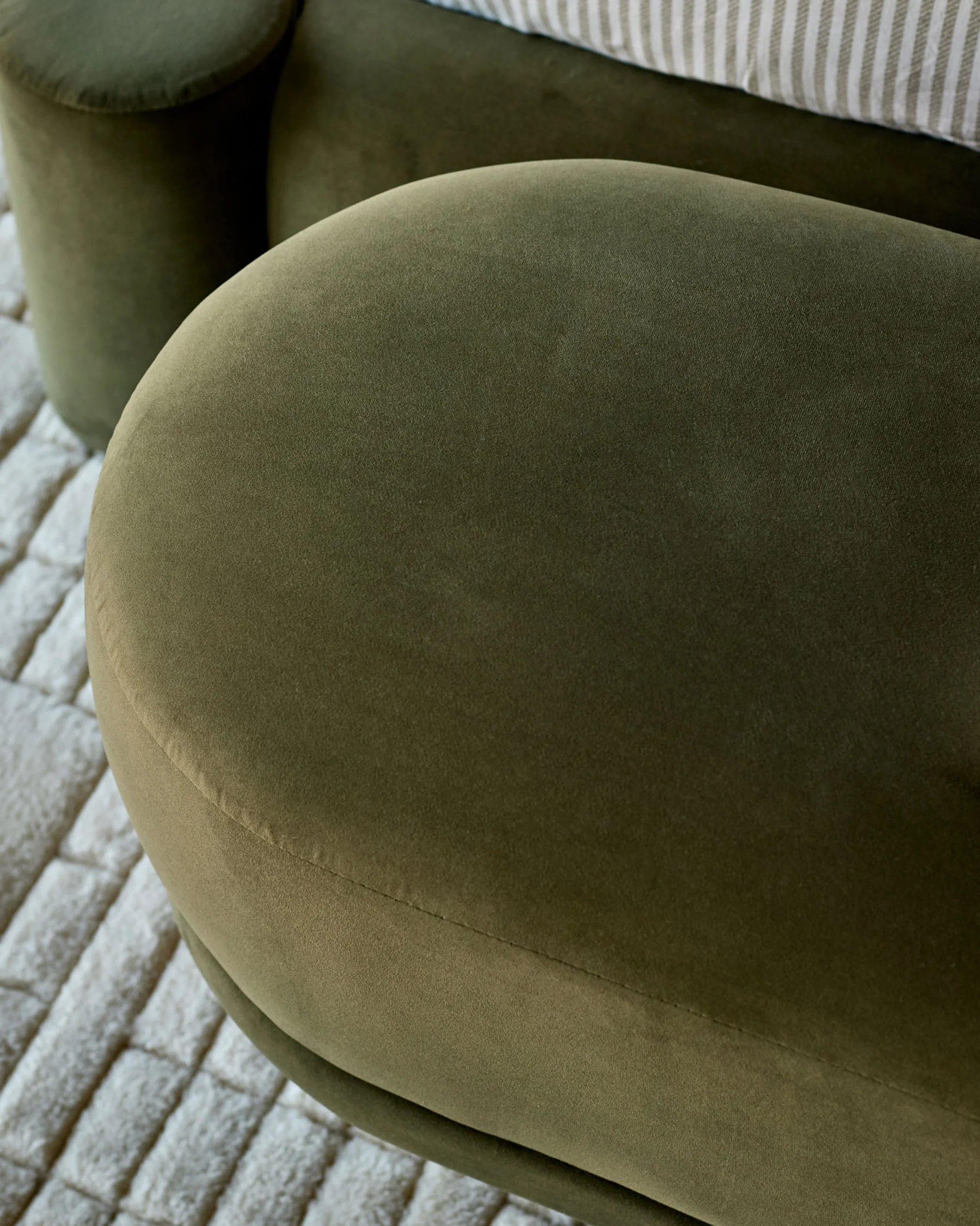 Deven olive green velvet bench - Image 4