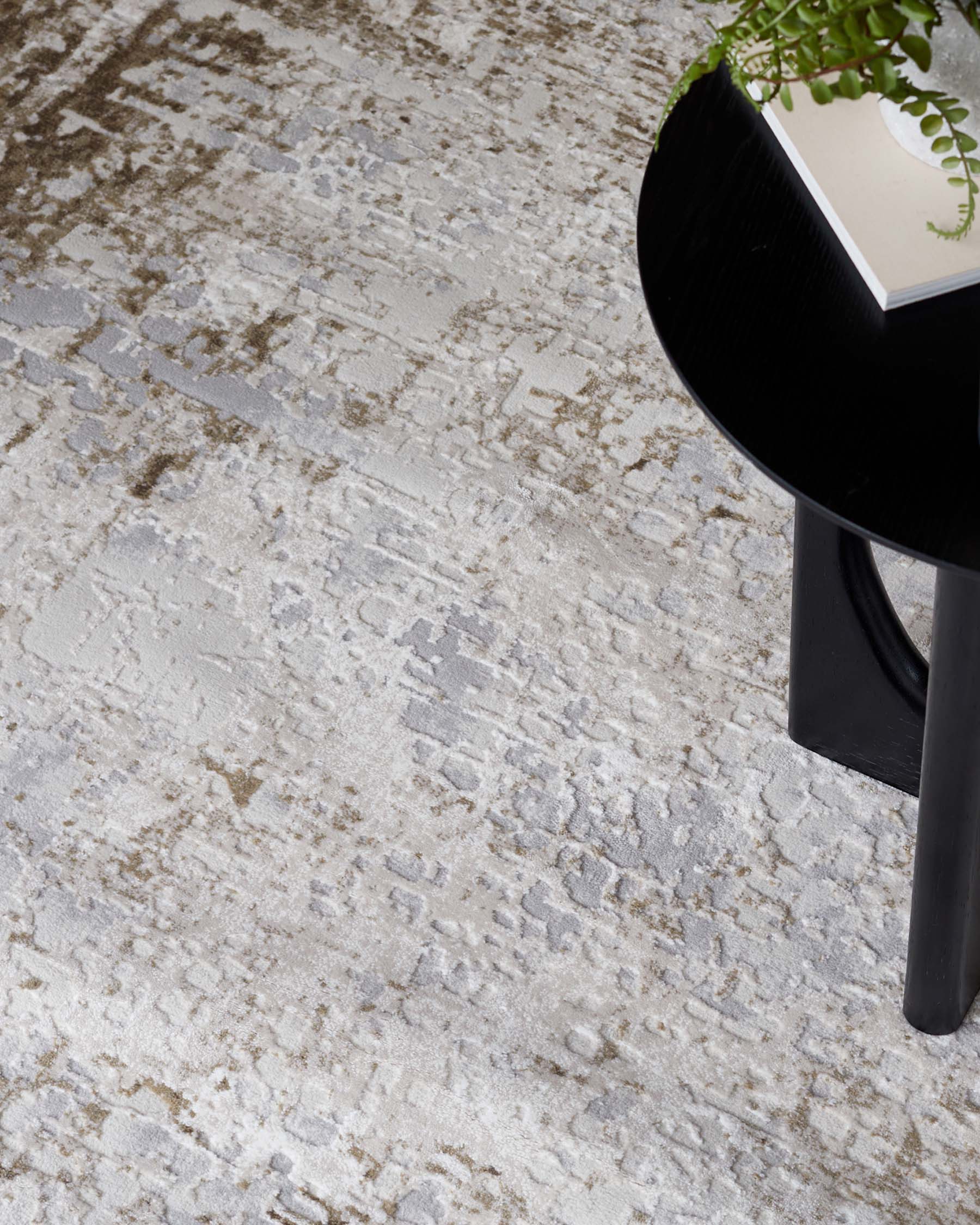 Distressed natural textured medium rug - Image 3