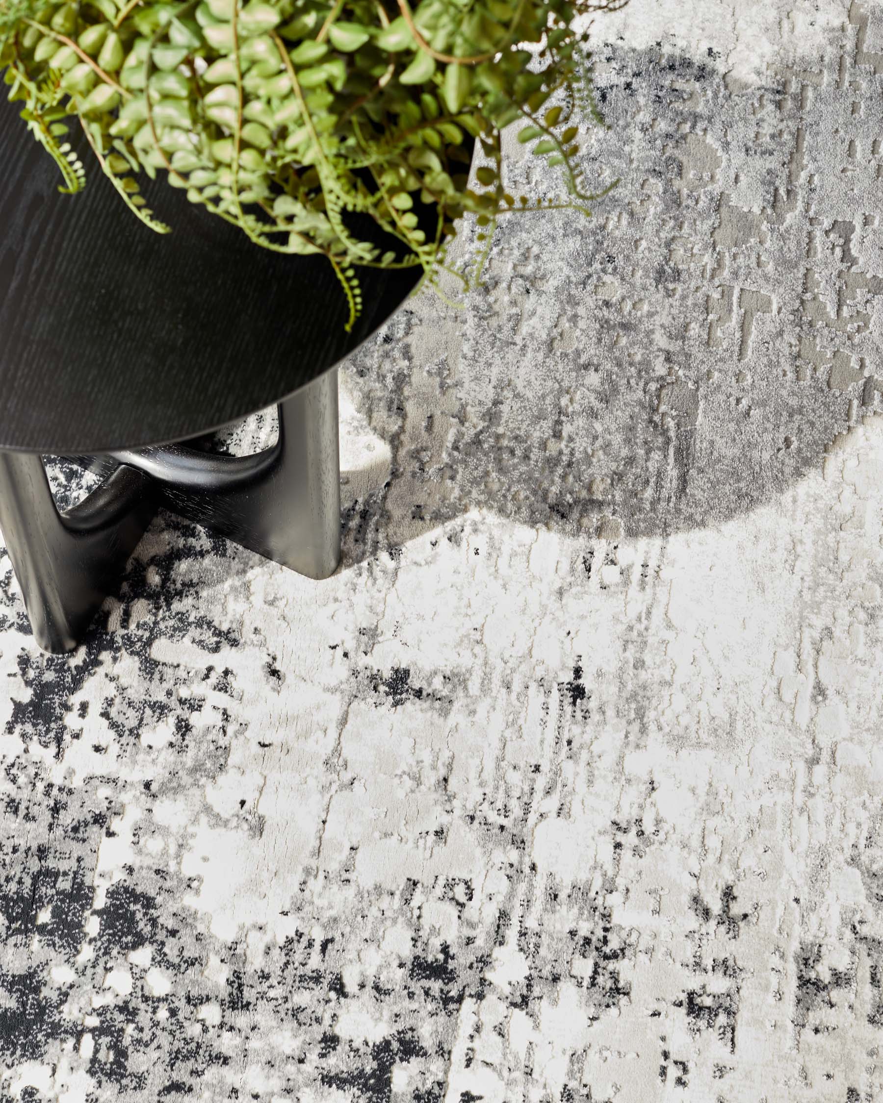 Distressed Border dark grey textured small rug - Image 3