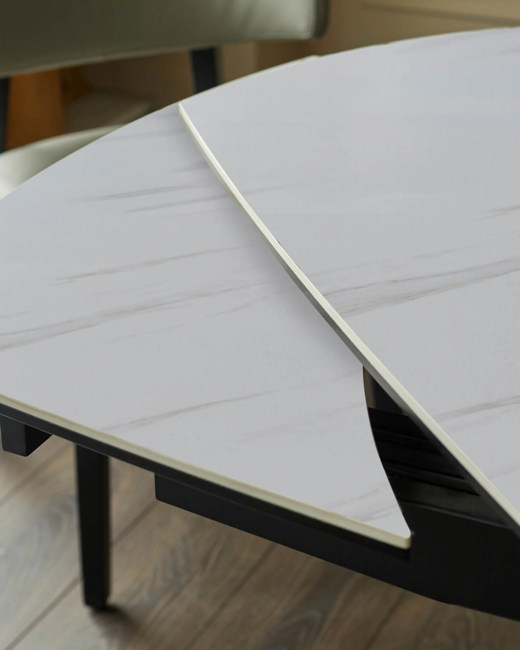 Fraser white ceramic 4-6 seater extending dining table - Image 5