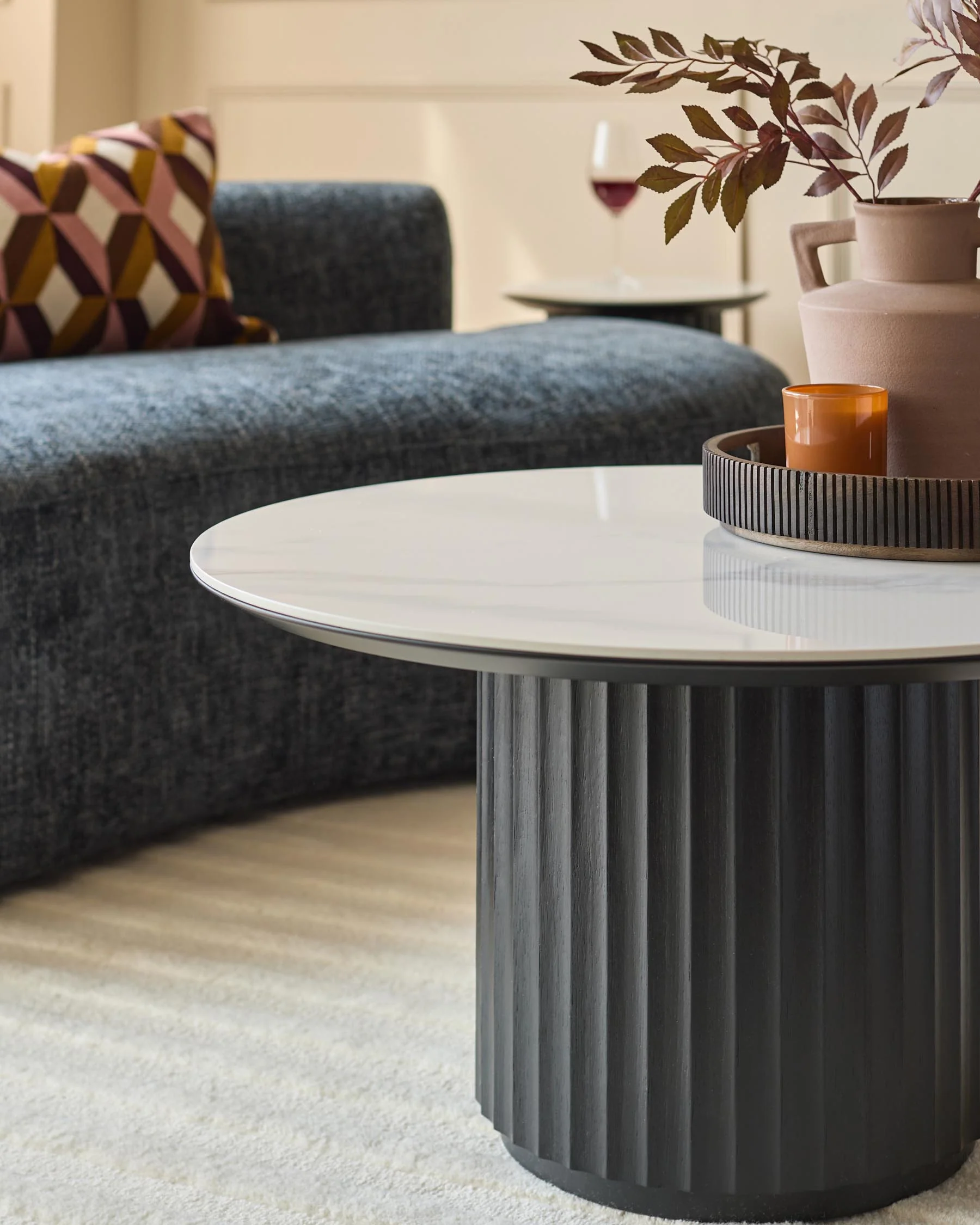 Hanne white ceramic coffee table and Hanne white ceramic side table set - Image 9