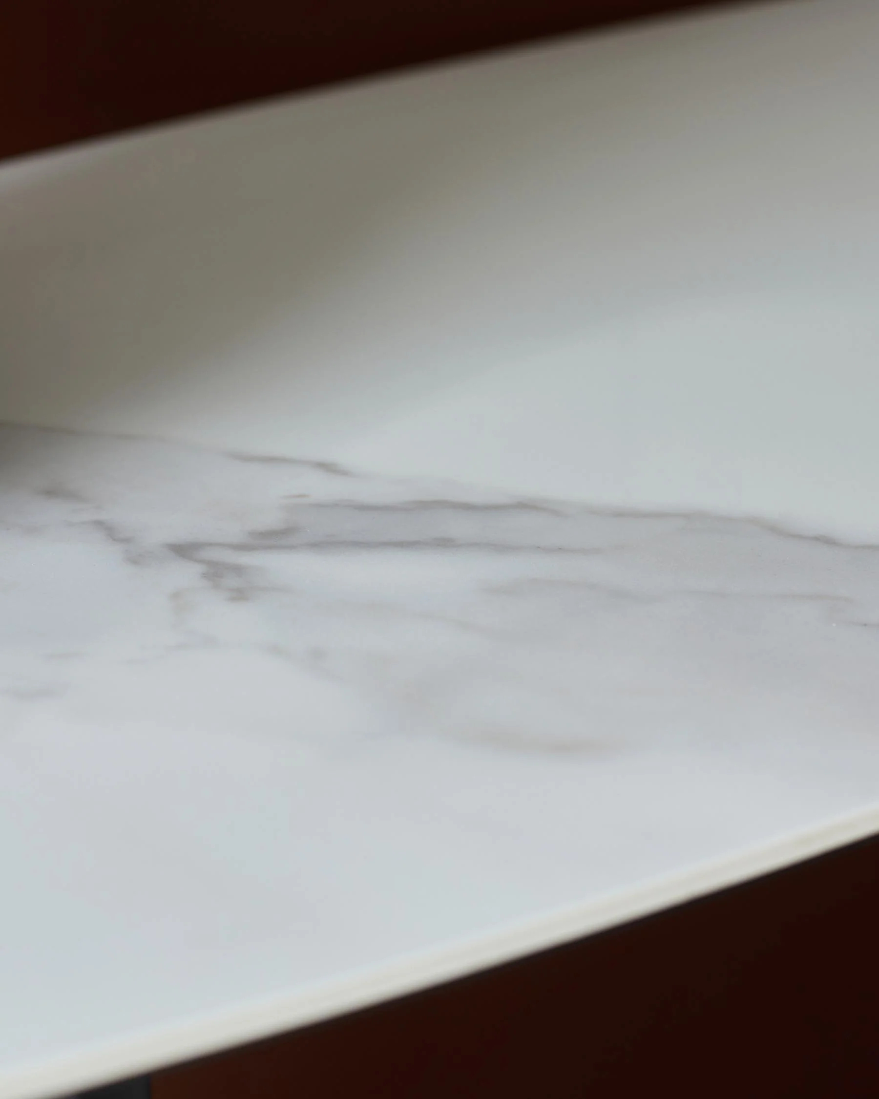 Hanne white ceramic console table - Image 8