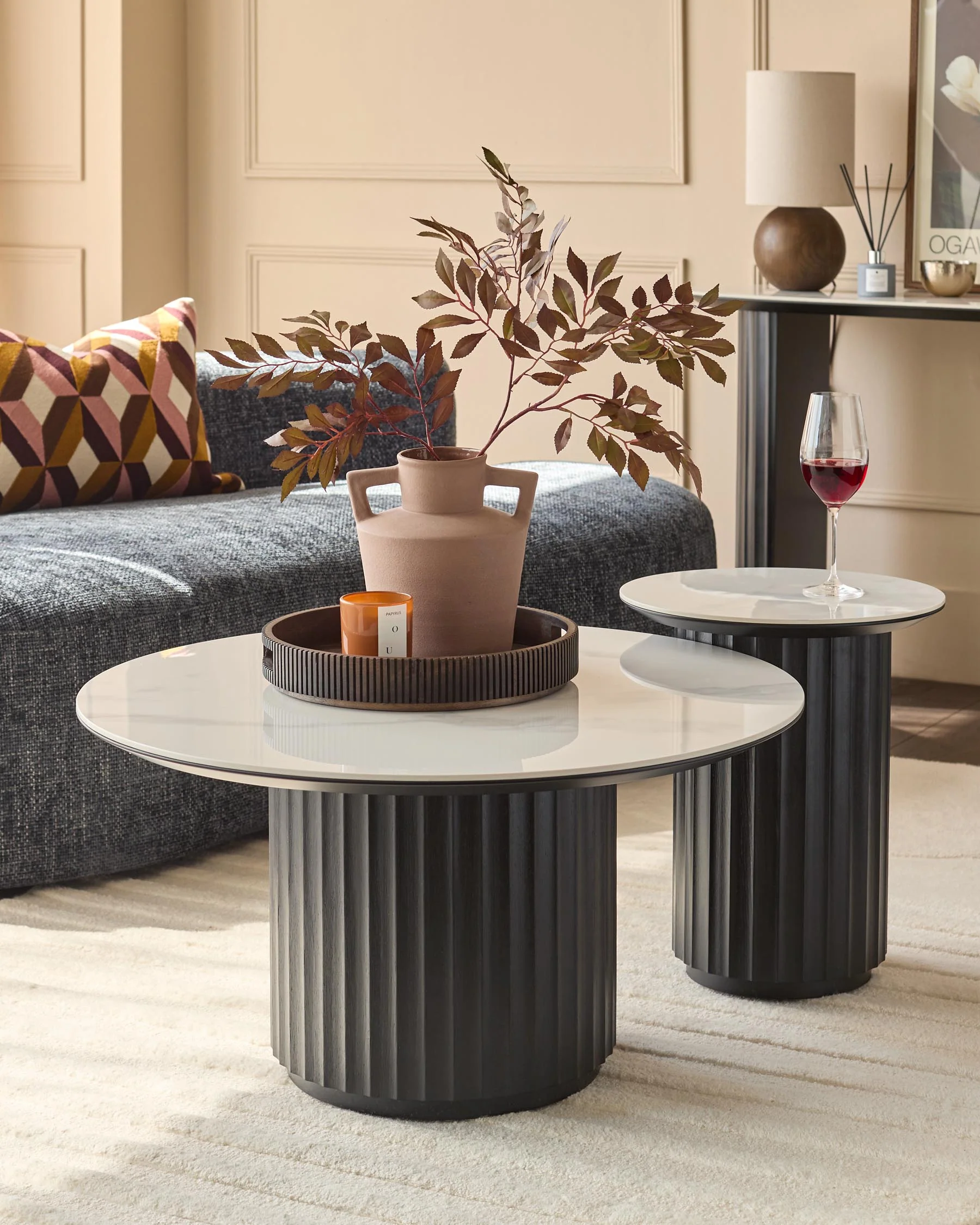 Hanne white ceramic side table - Image 3