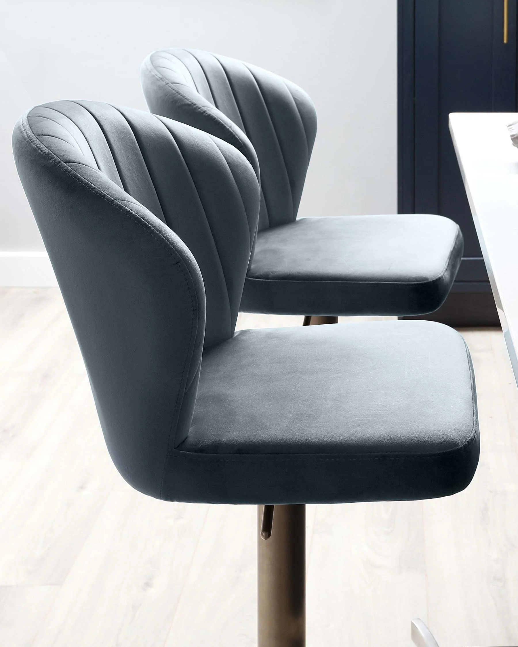 Harper Blue Grey Velvet Gas Lift Bar Stool - Image 4