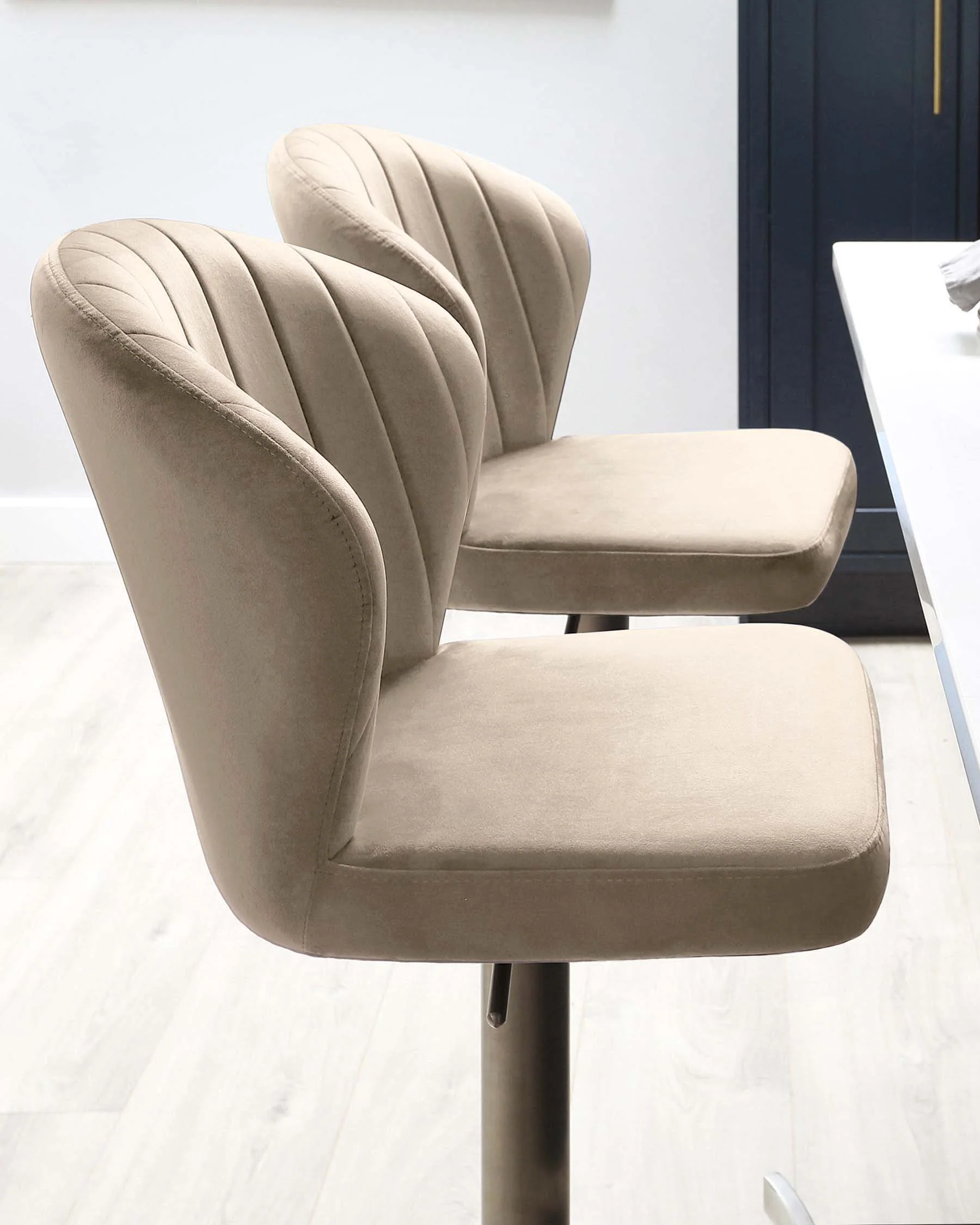 Harper Champagne Velvet Gas Lift Bar Stool - Image 3