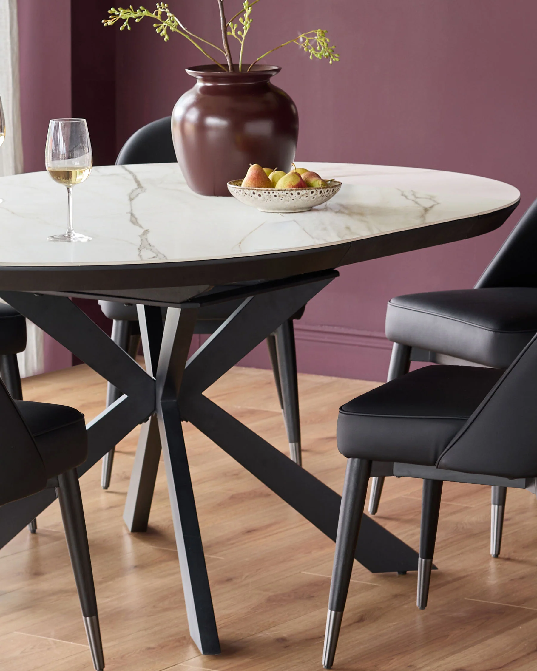 Hayden natural ceramic 4-6 extending round dining table - Image 3
