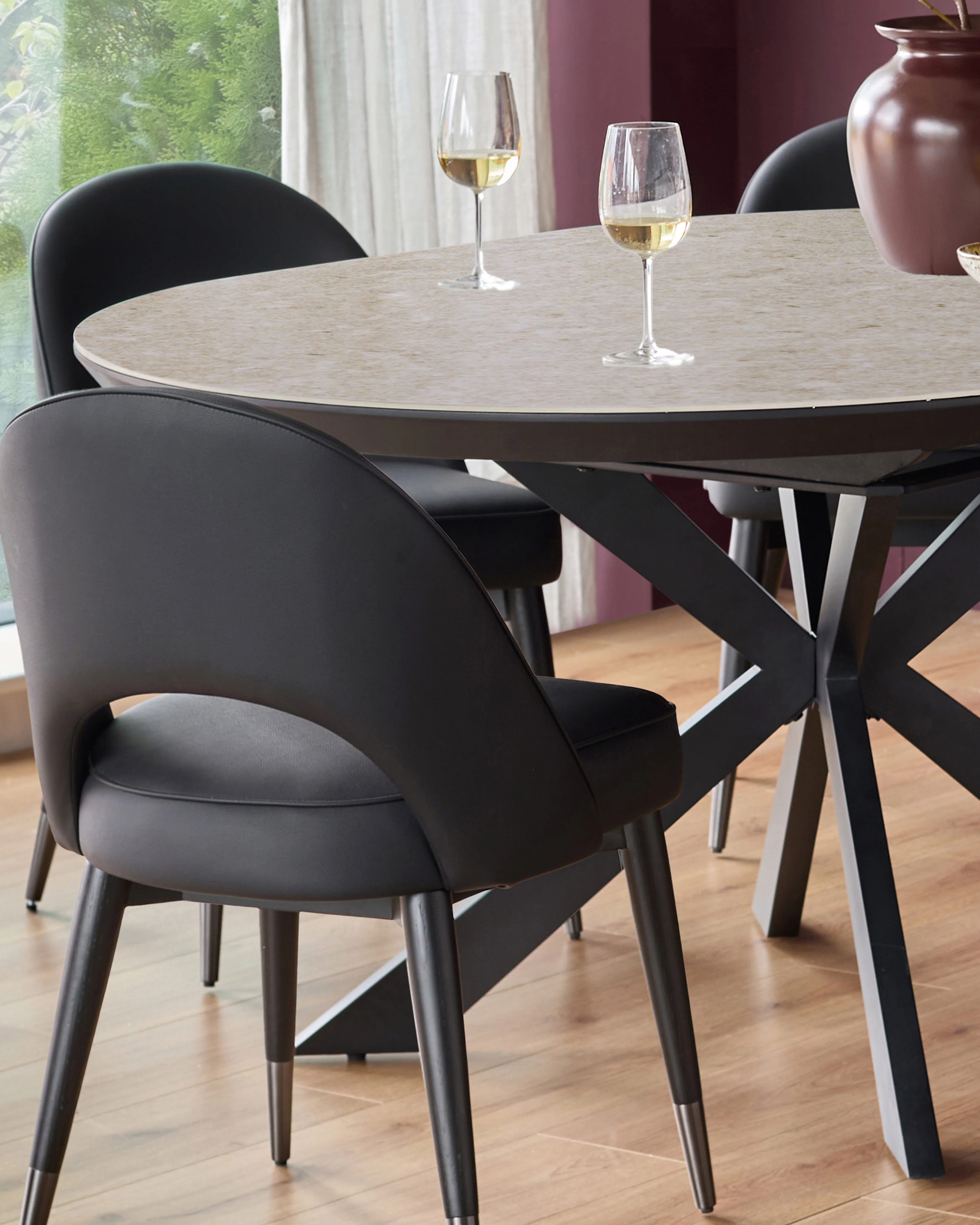 Hayden natural travertine ceramic 4-6 extending round dining table - Image 4